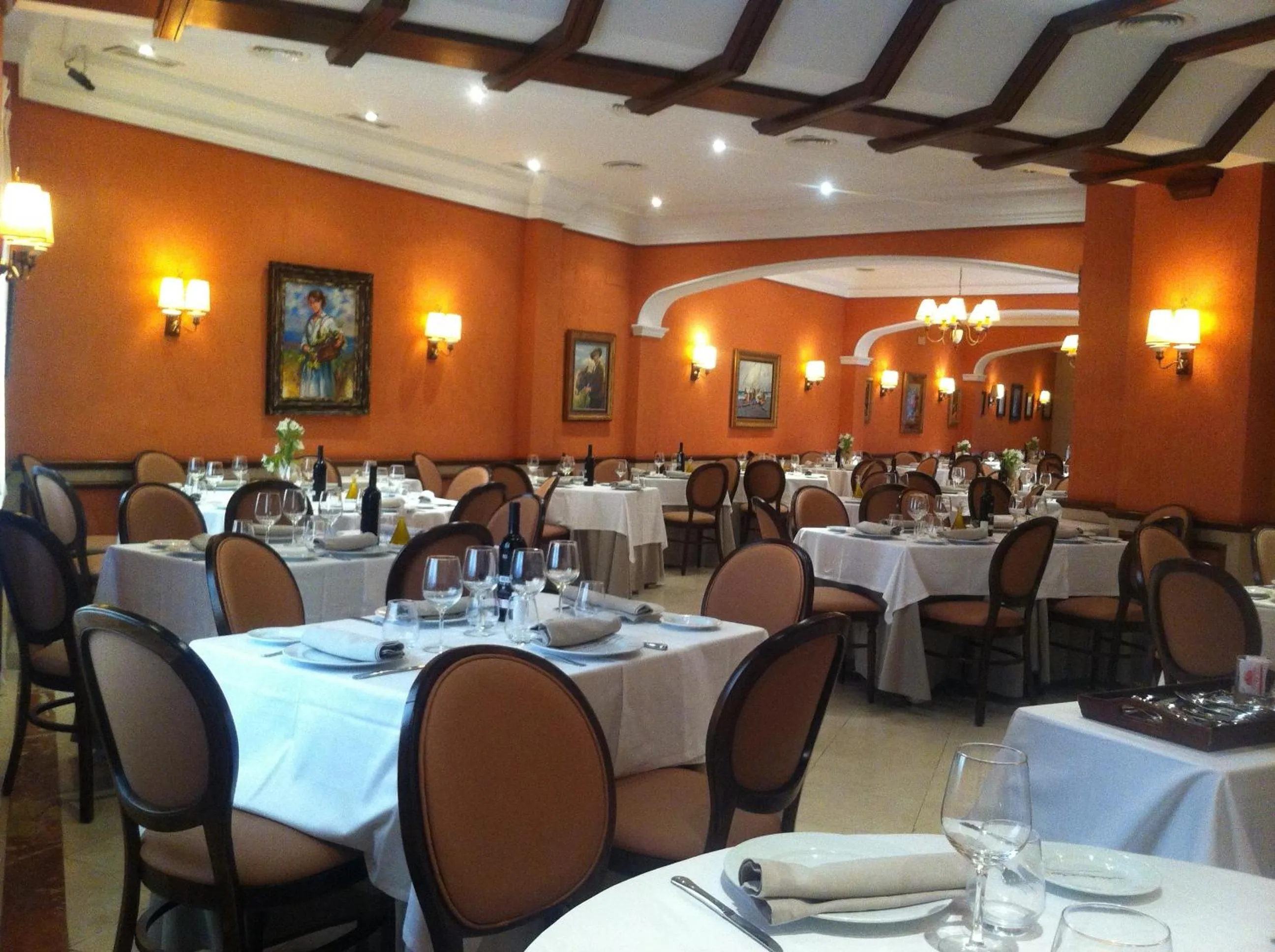 Restaurant/places to eat in Hotel Manolo Mayo