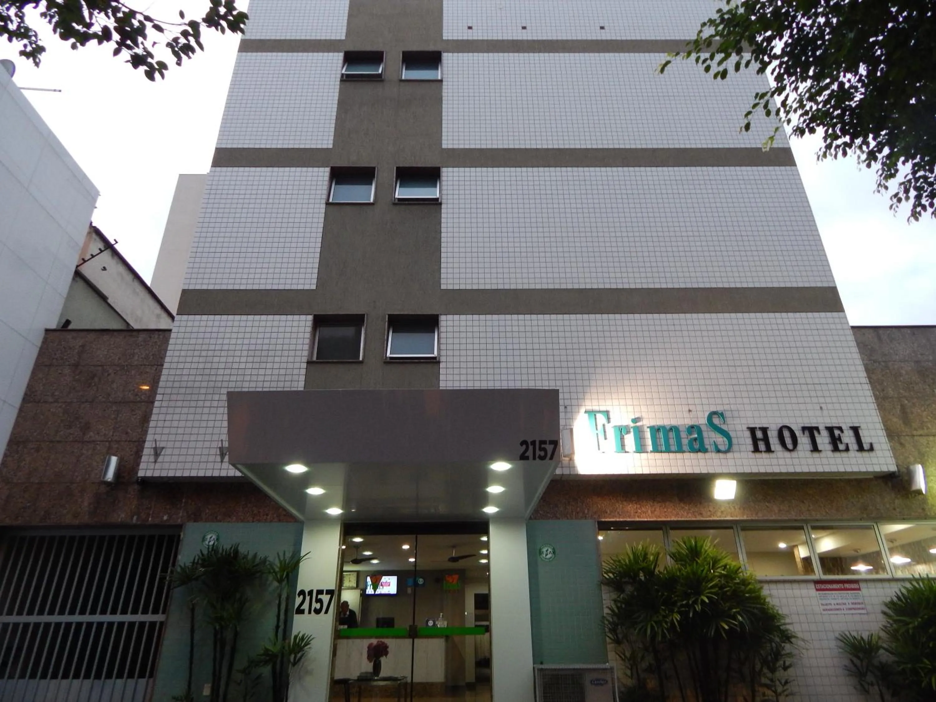 Facade/entrance in Frimas Hotel