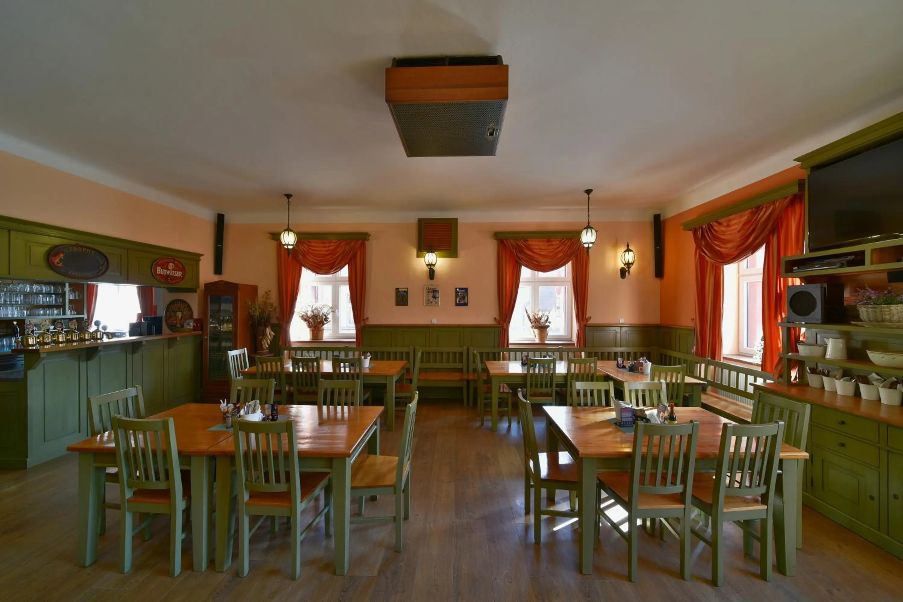 Restaurant/places to eat in Hotel Kácov