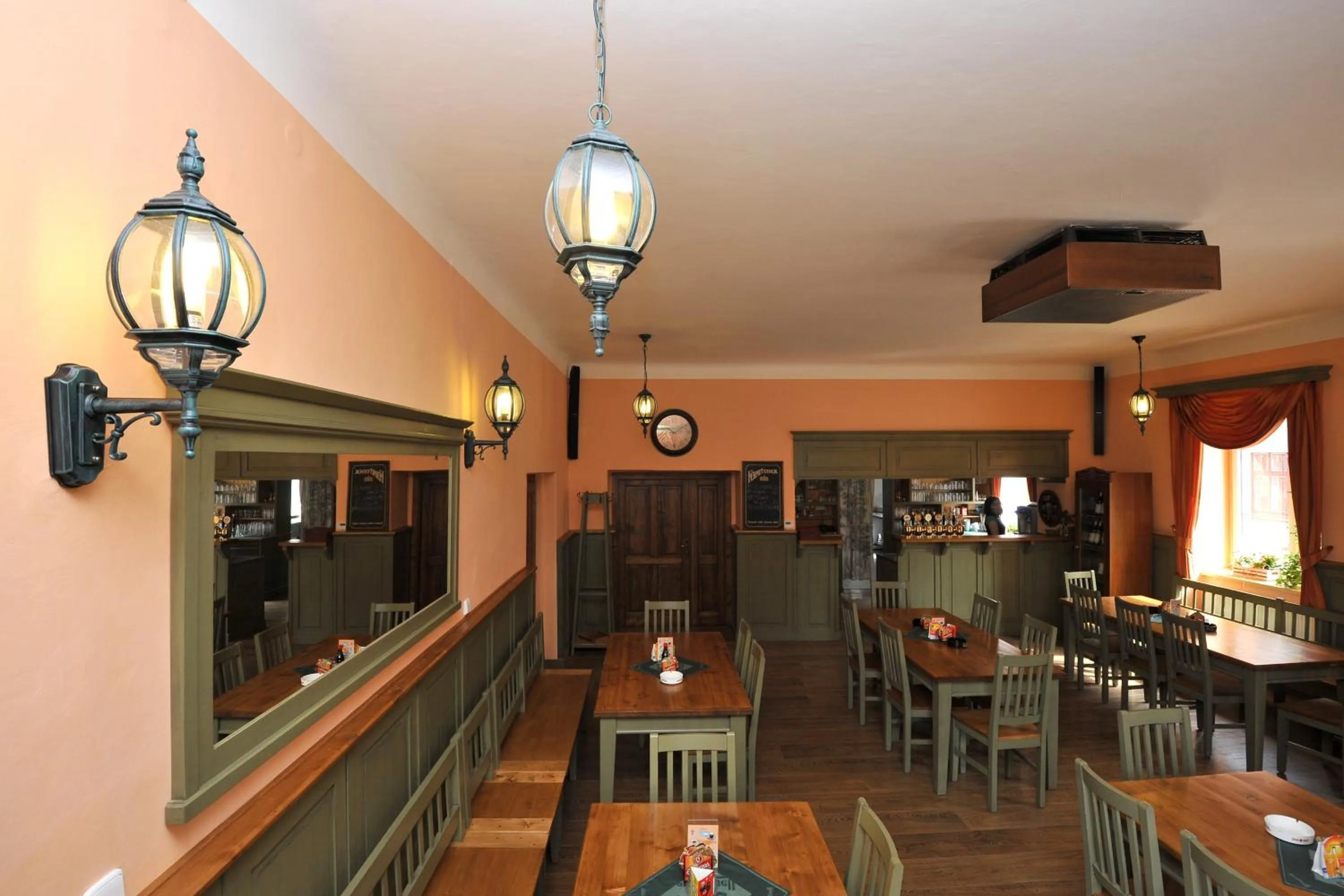 Restaurant/places to eat in Hotel Kácov