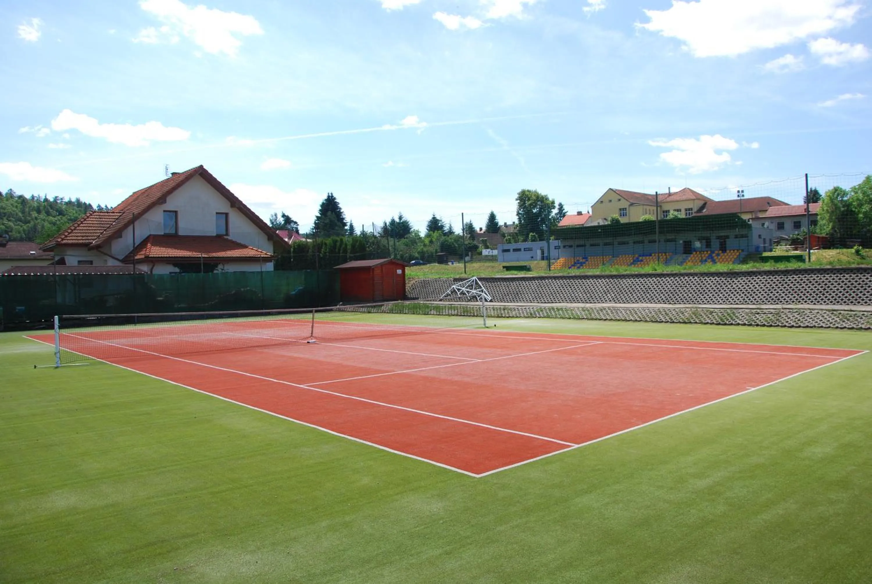 Tennis court in Hotel Kácov