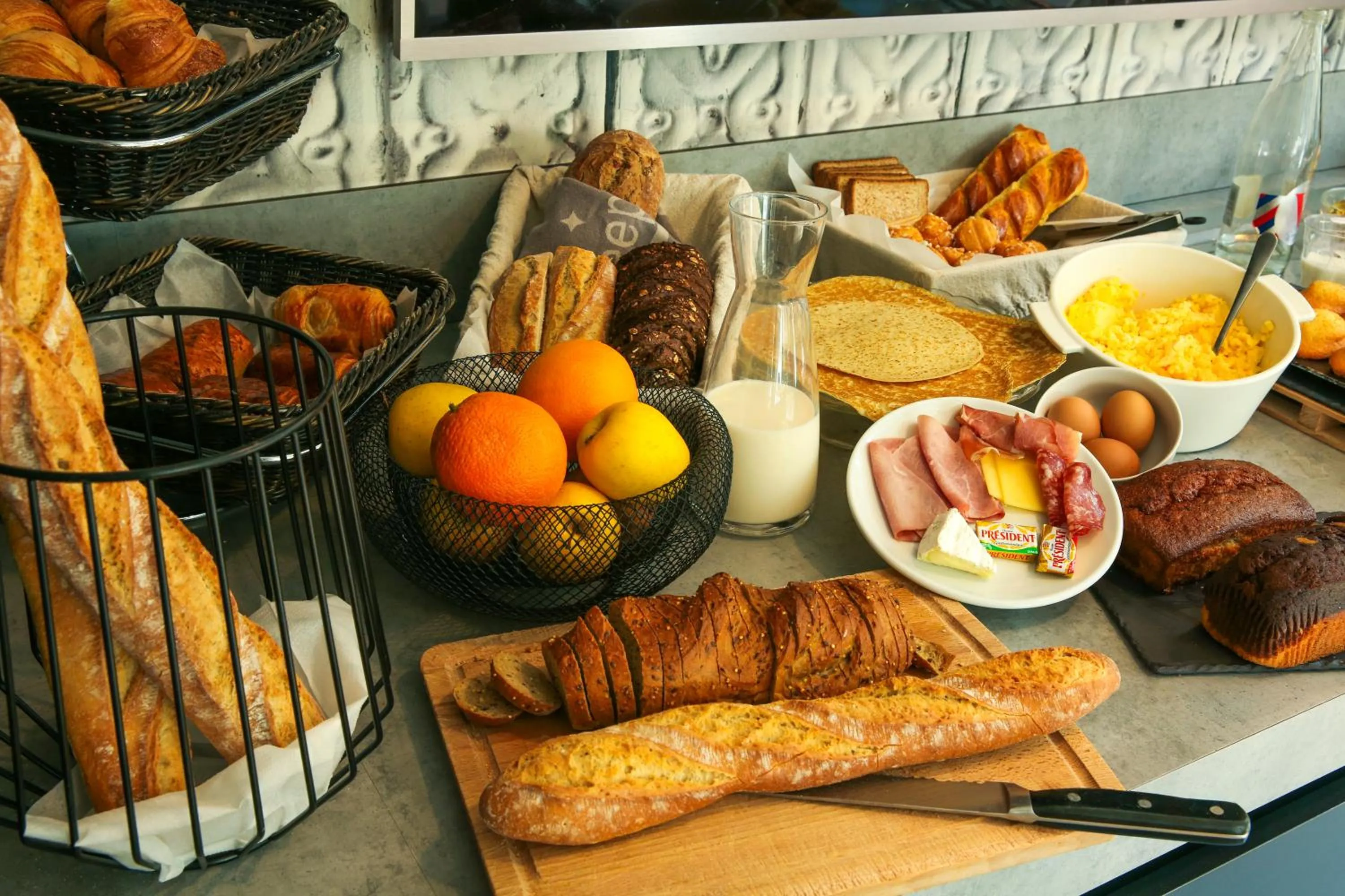 Breakfast in CAMPANILE PARIS - Clichy Centre