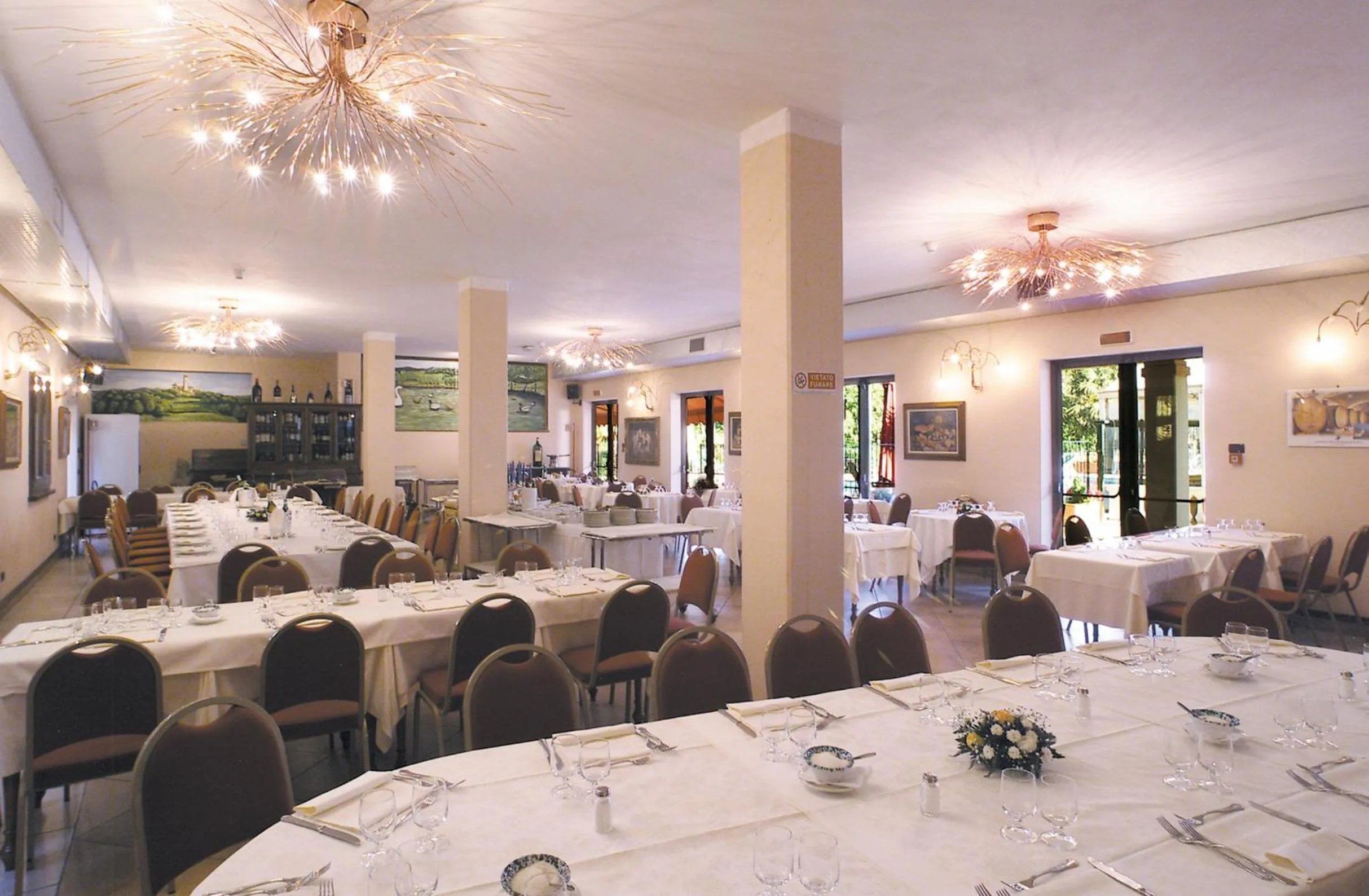 Restaurant/places to eat in Hotel Lago Verde