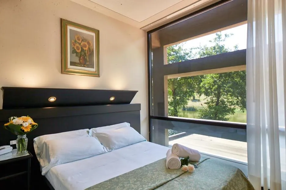 Bed in Hotel Lago Verde