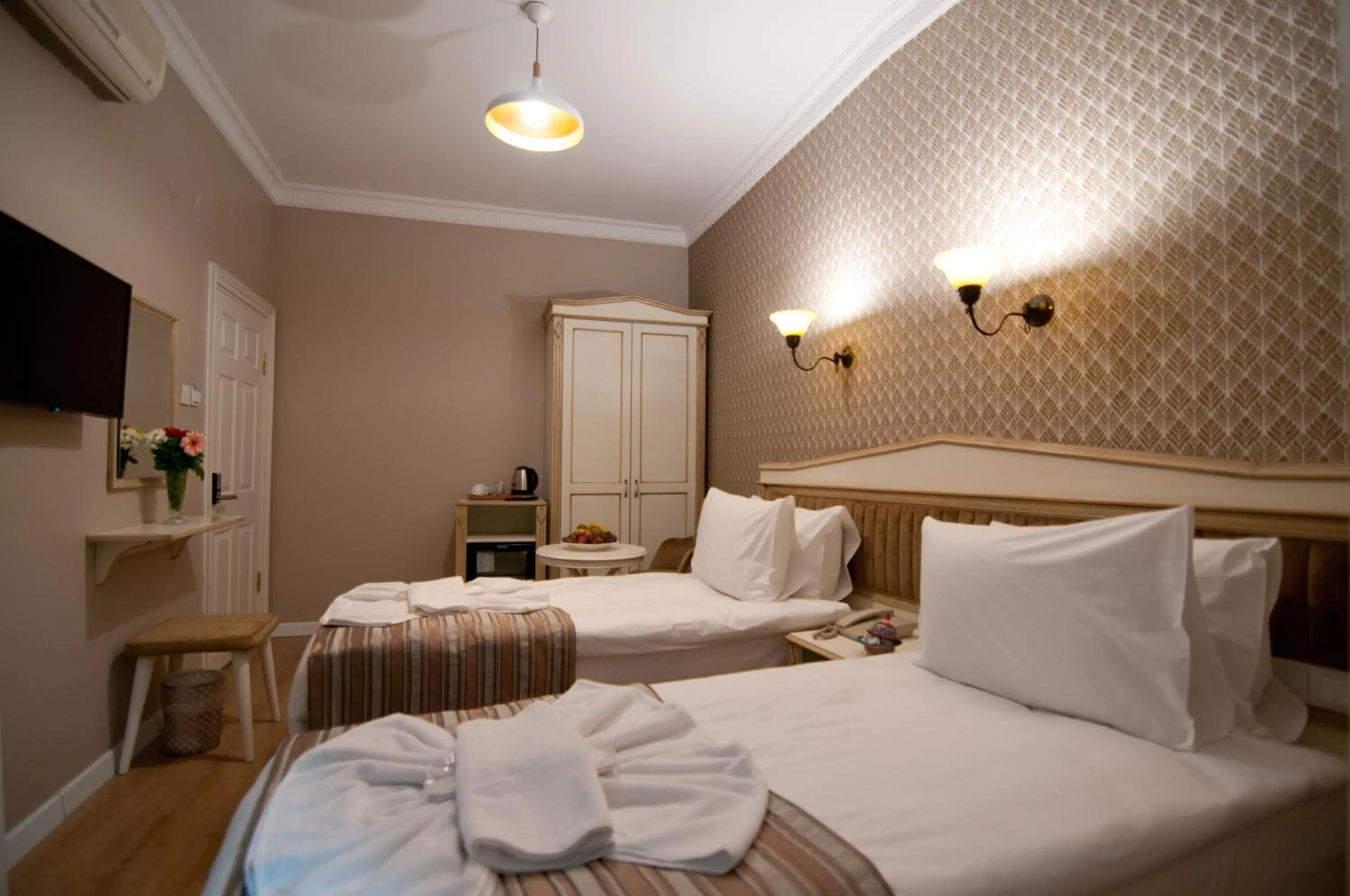 TV and multimedia, Bed in Mevlana Hotel