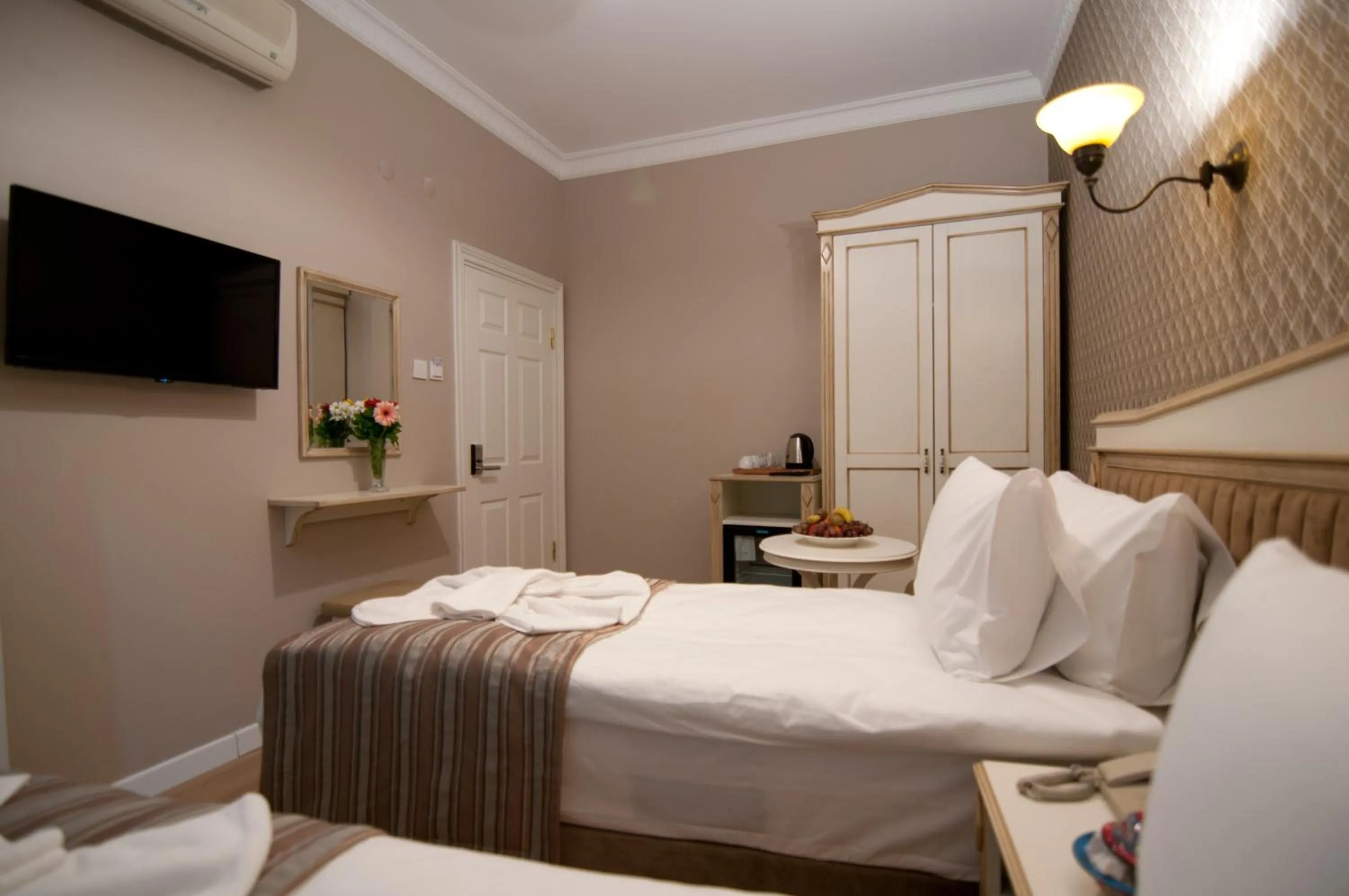 Bed in Mevlana Hotel