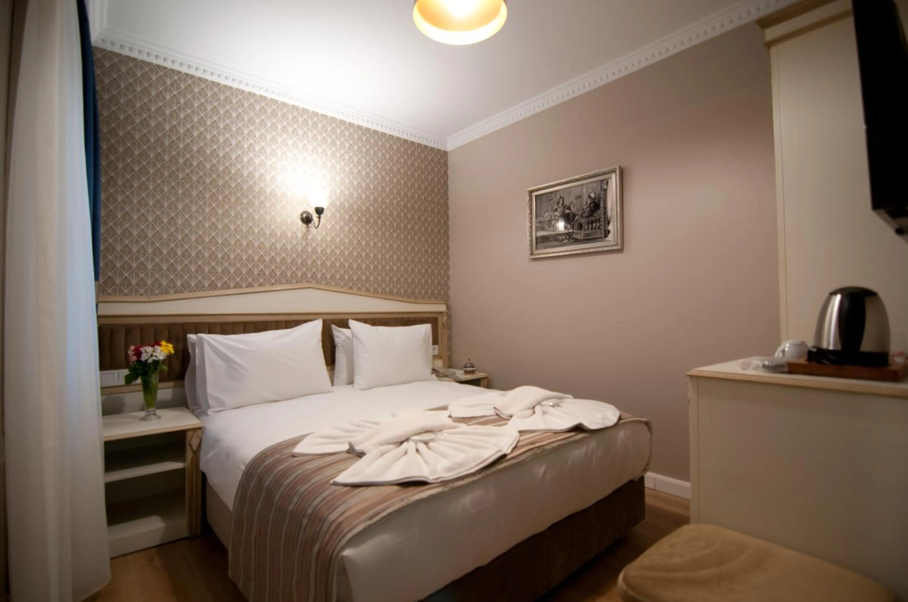 Bed in Mevlana Hotel