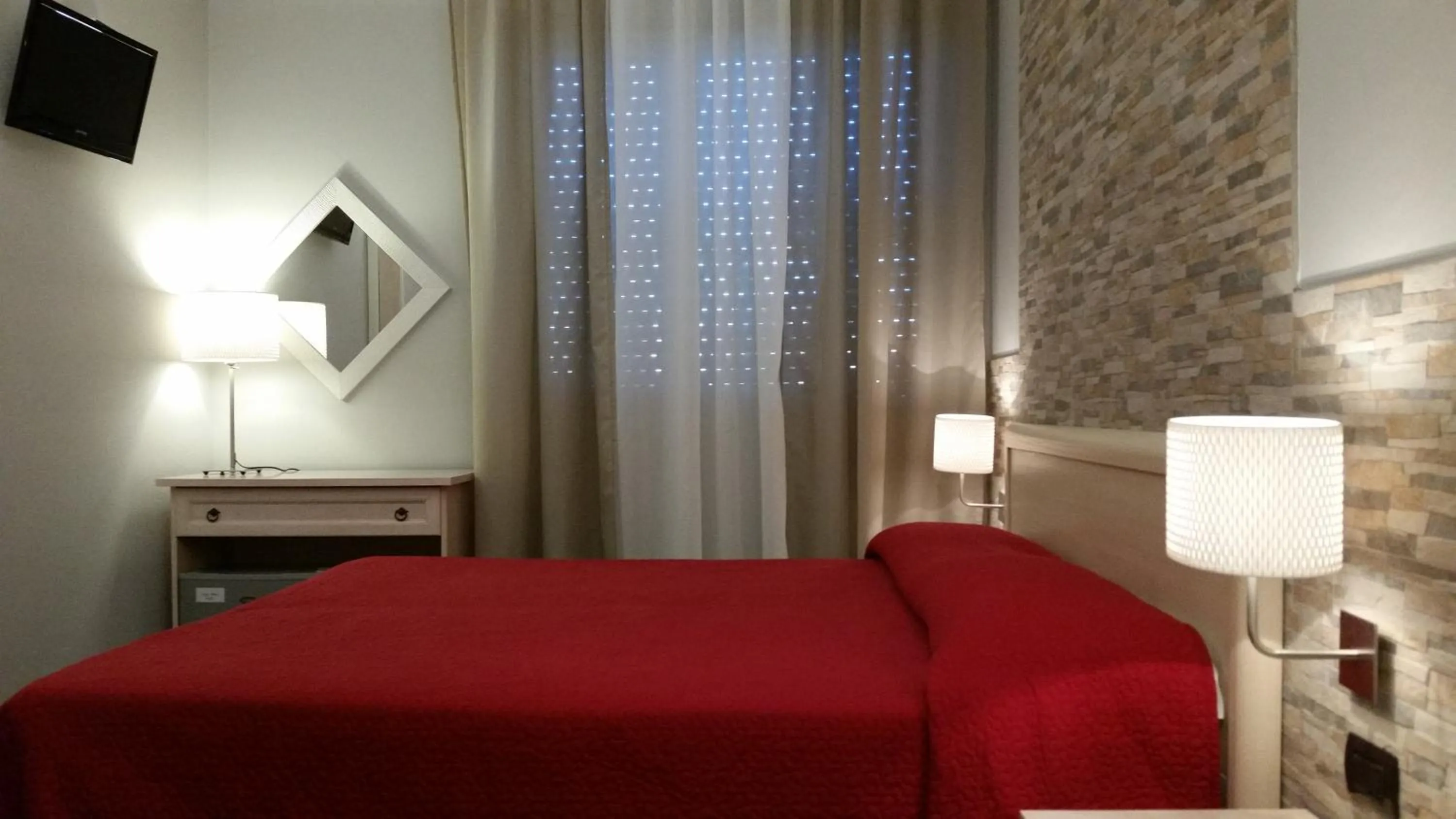 Photo of the whole room, Bed in La Maison Des Rêves