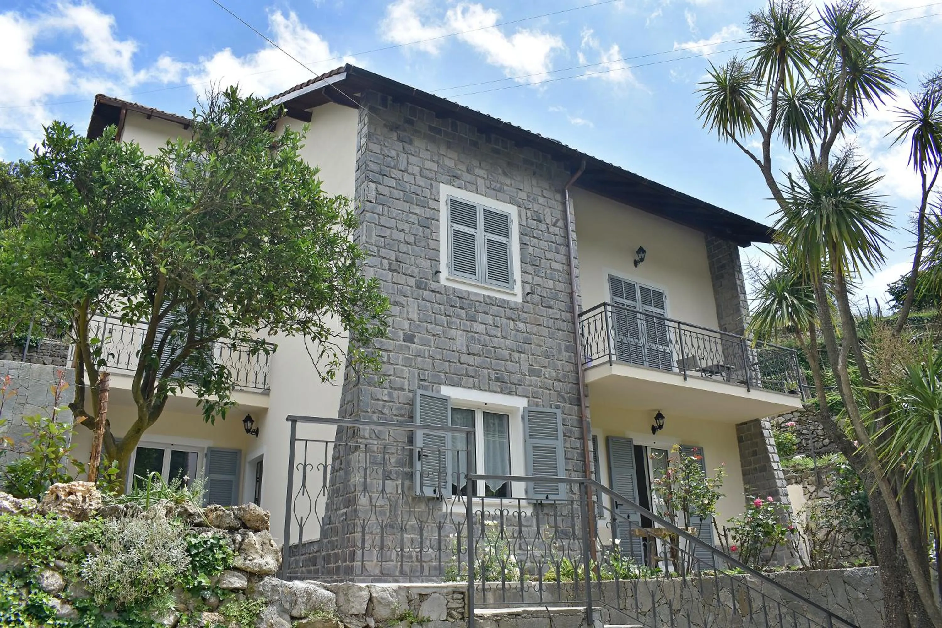 Facade/entrance in Castelli in aria
