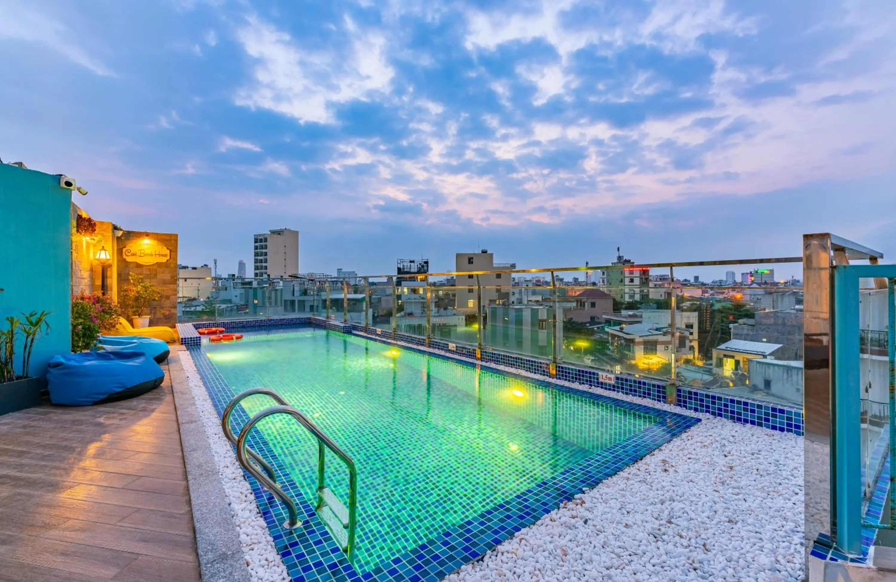 Swimming pool in Cani Beach House