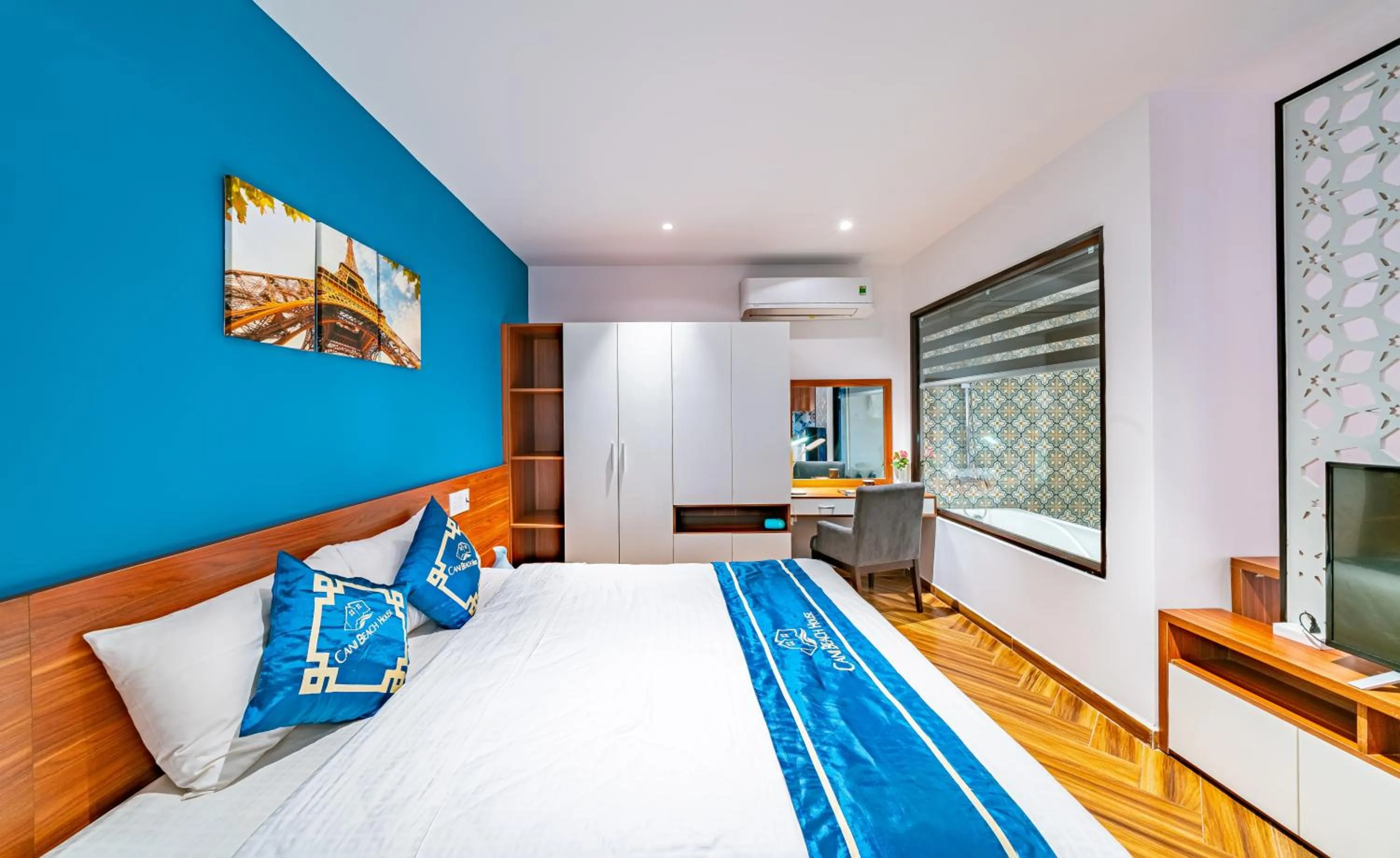 Bedroom, Bed in Cani Beach House