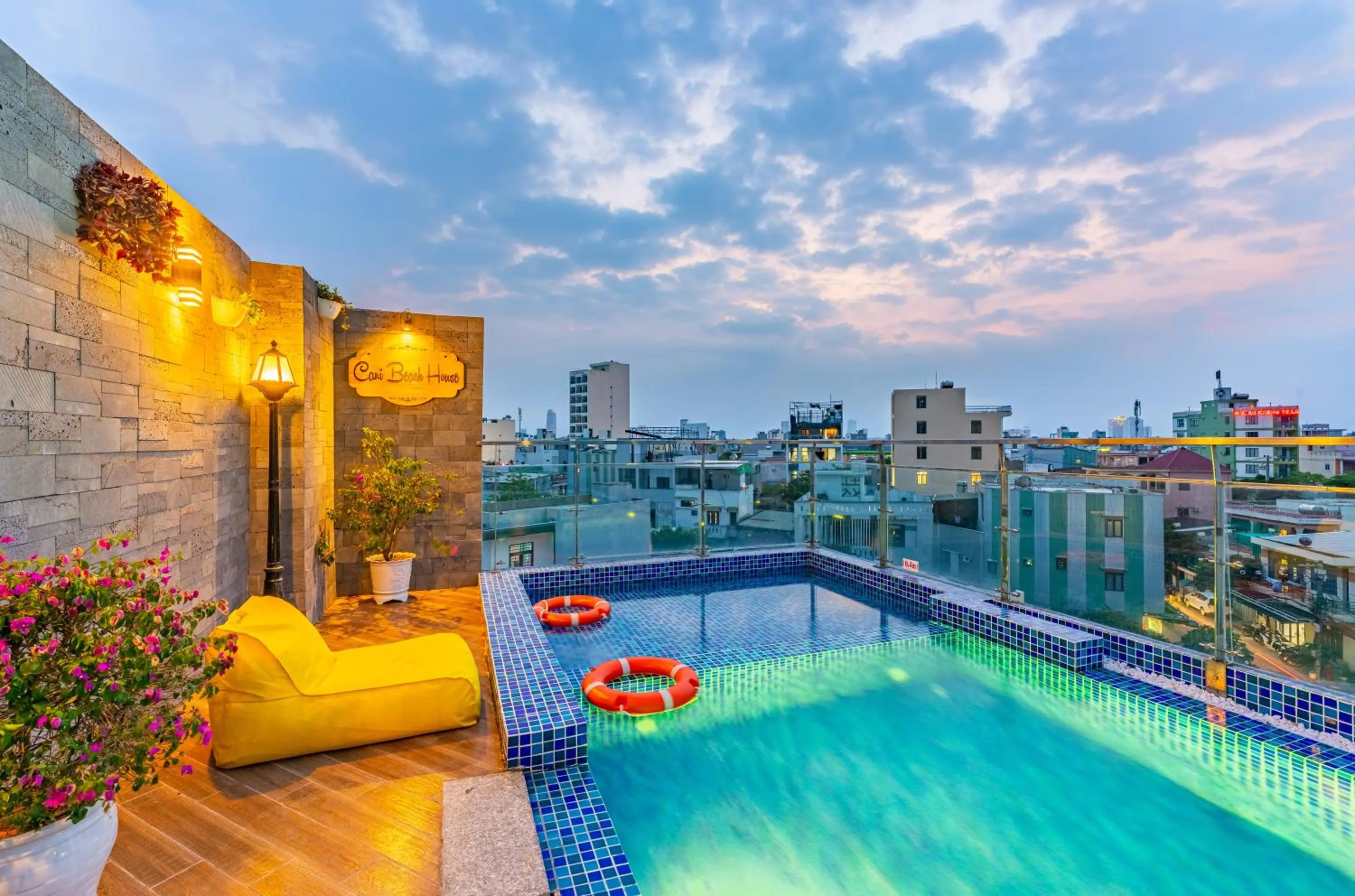 Swimming pool in Cani Beach House