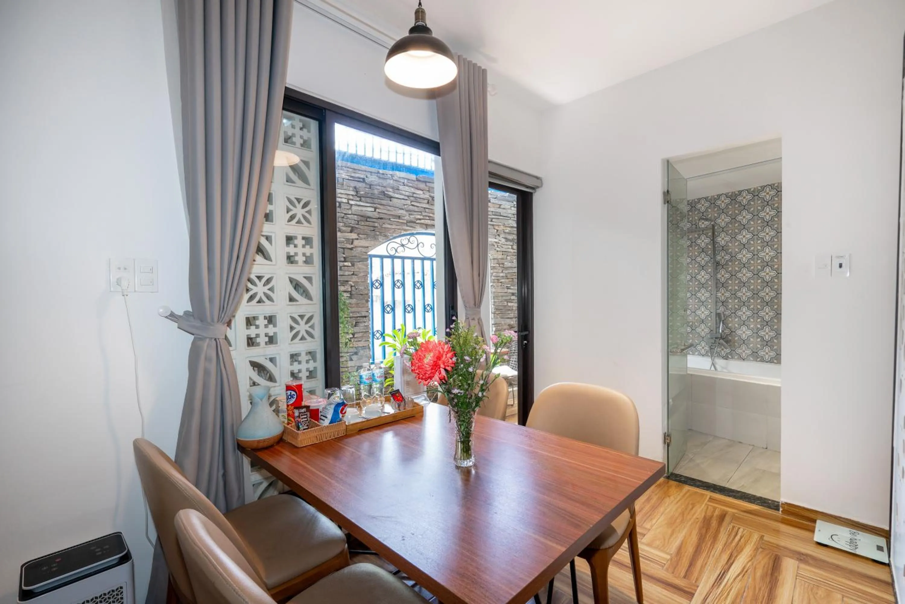 Meals in Cani Beach House