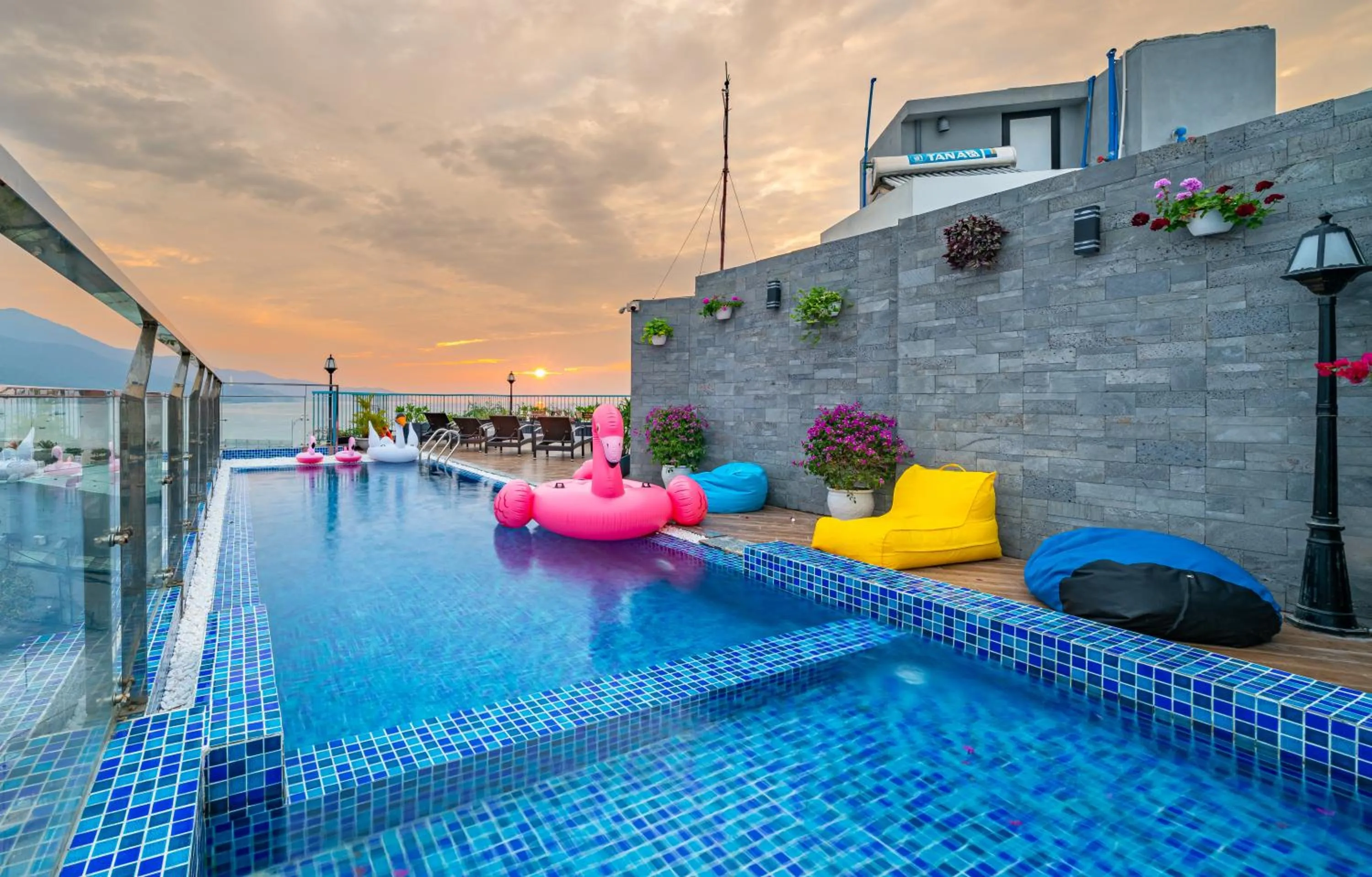 Swimming pool in Cani Beach House