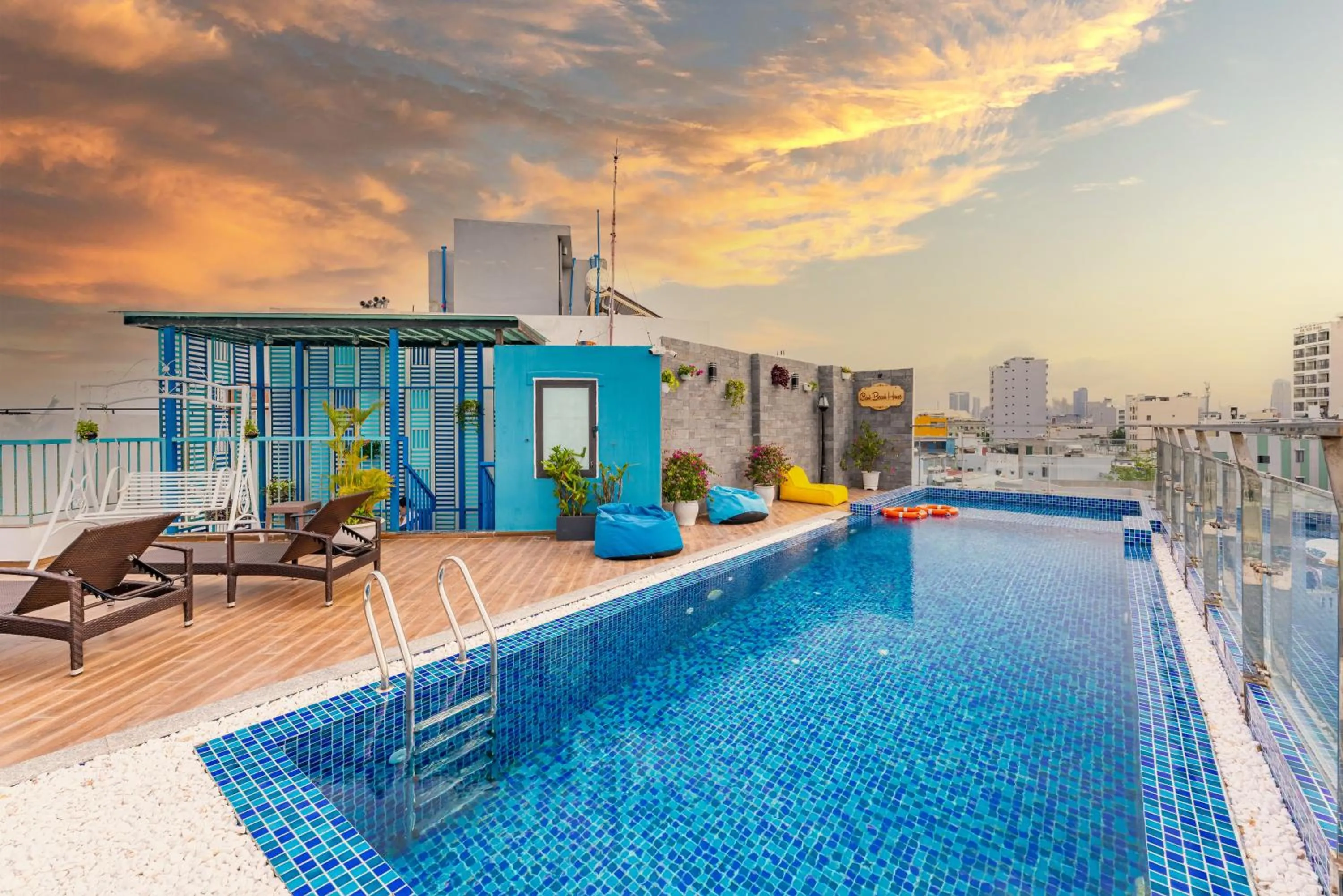 Swimming pool in Cani Beach House