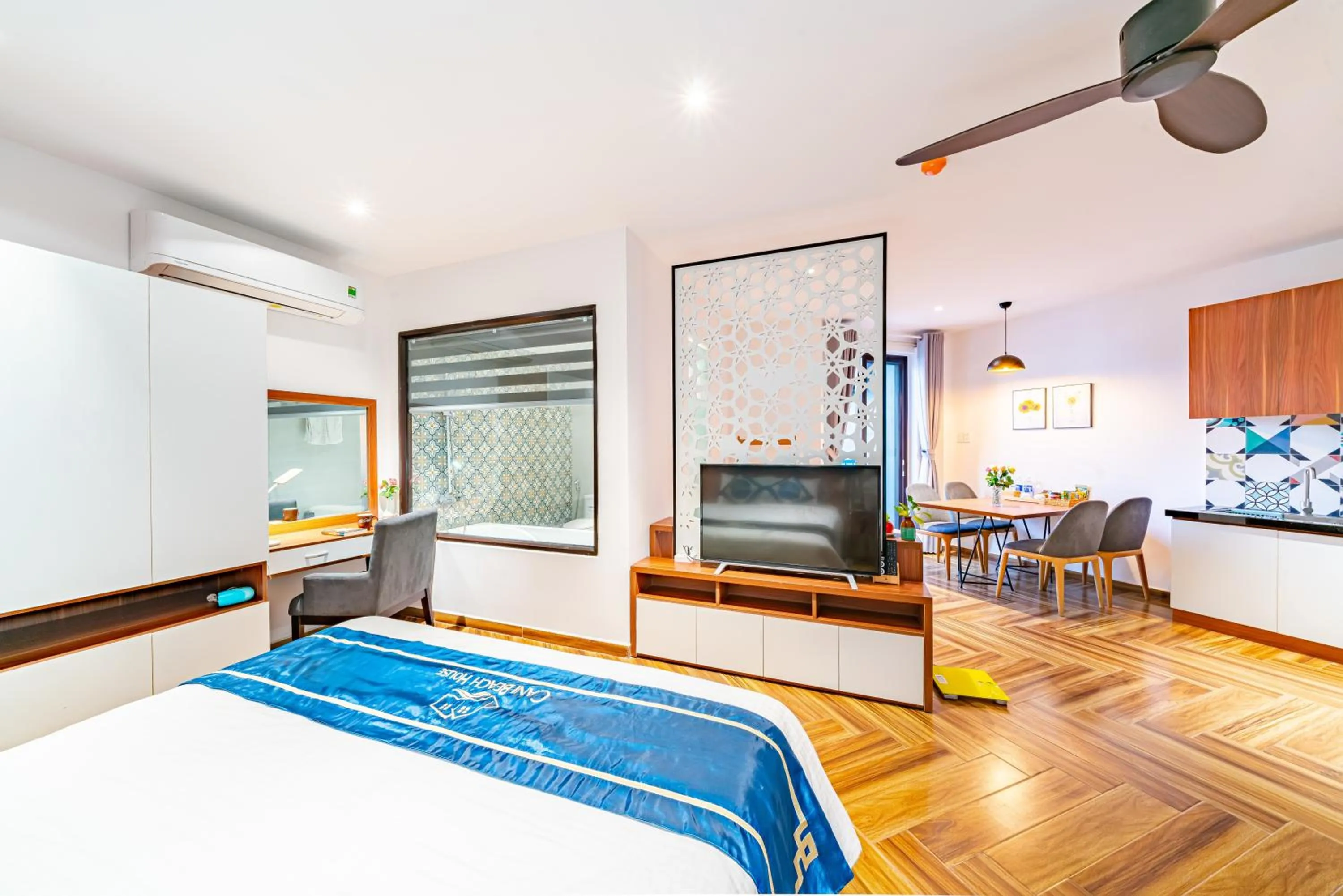 Toilet, Bed in Cani Beach House