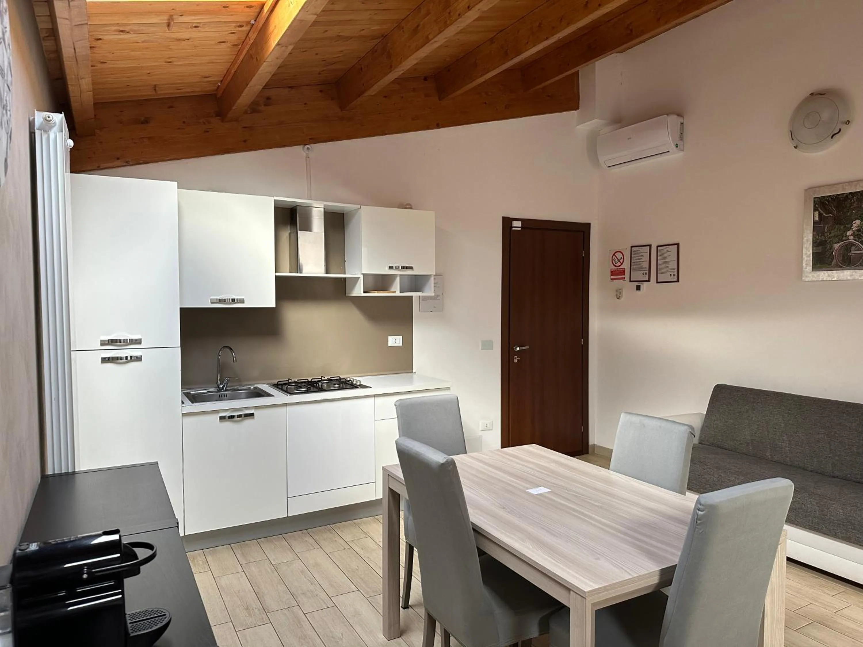 Kitchen or kitchenette in B&B Le Mansarde