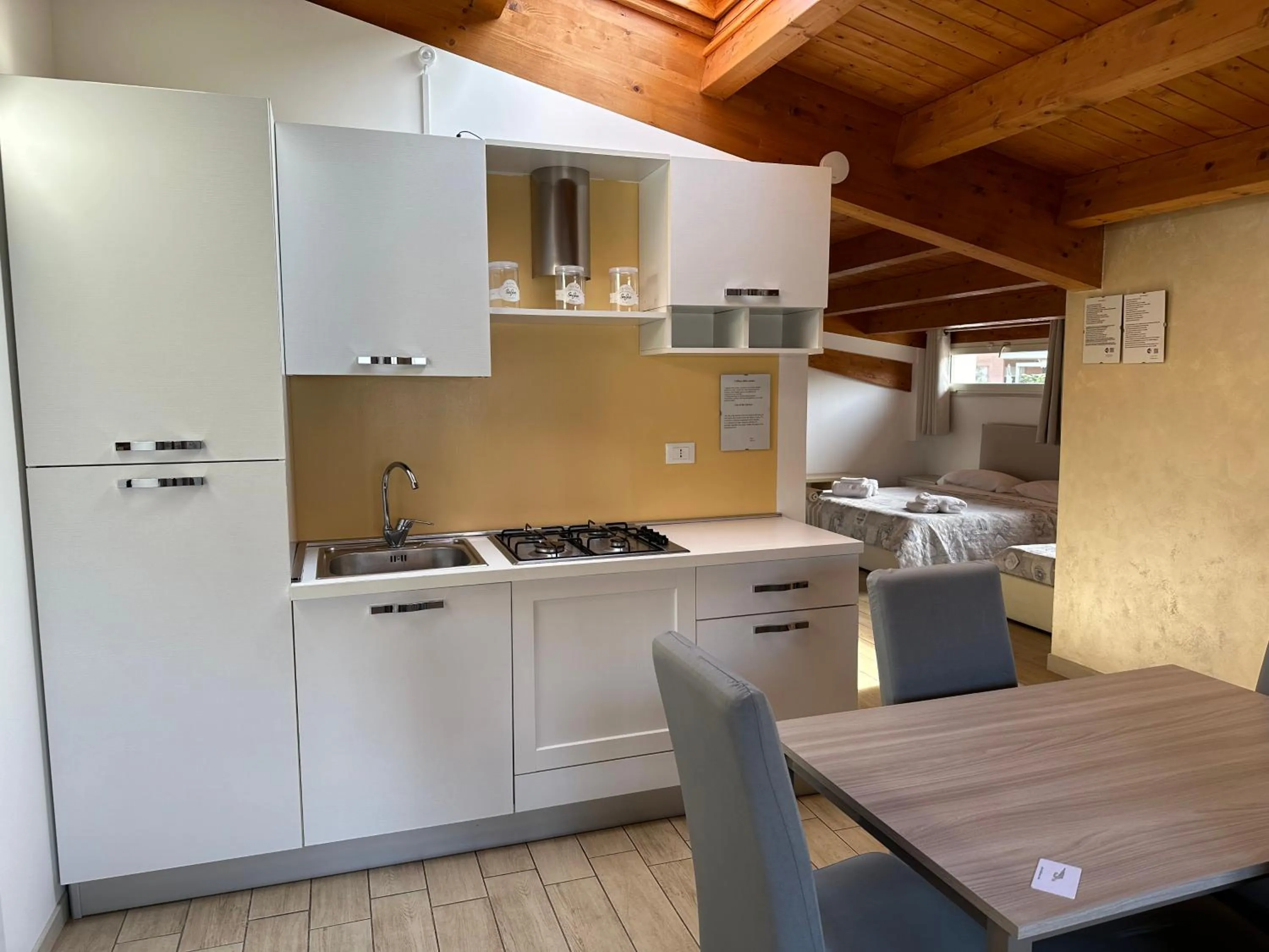 Kitchen or kitchenette in B&B Le Mansarde