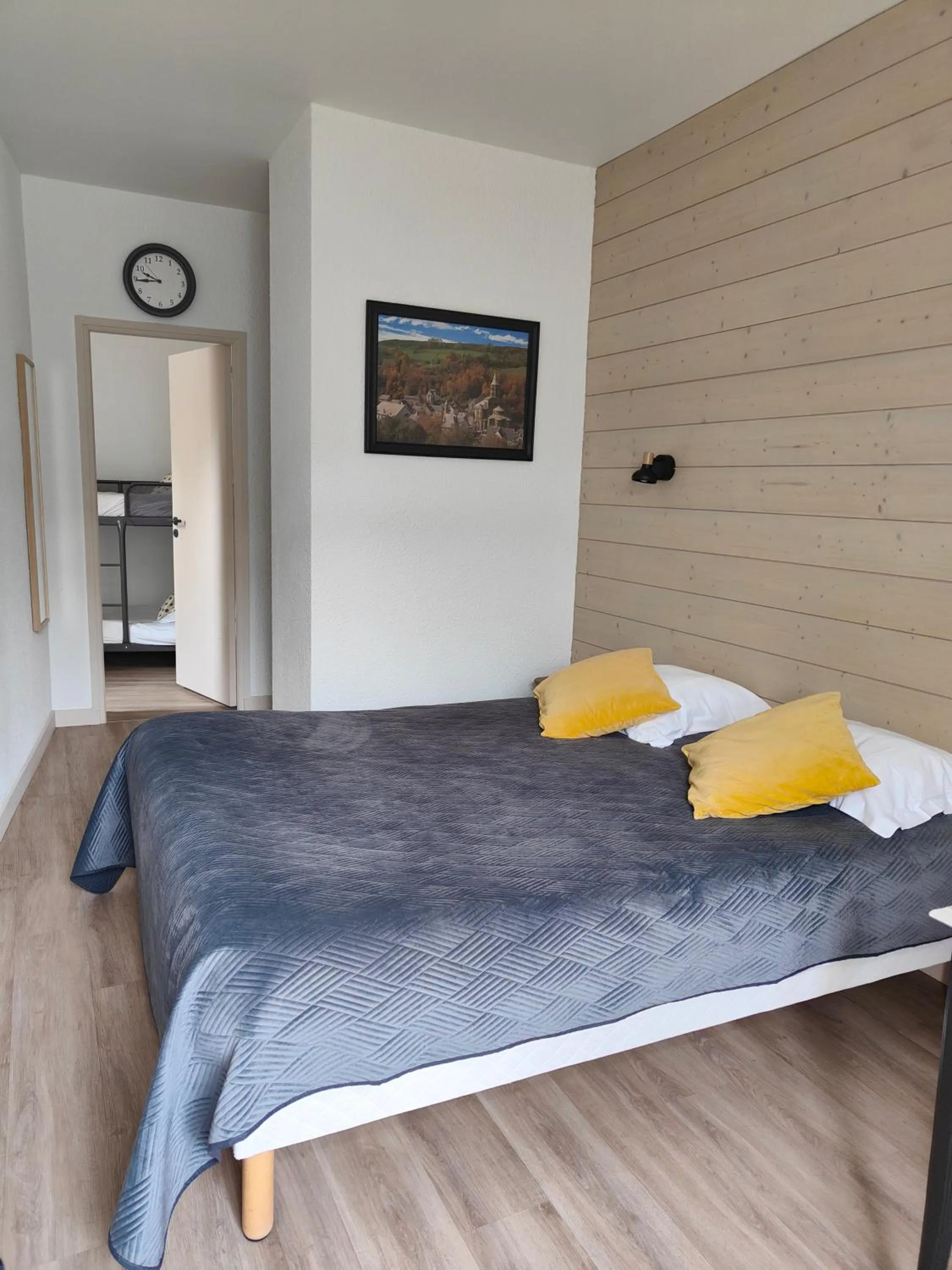 Photo of the whole room, Bed in Hotel Au Val Doré