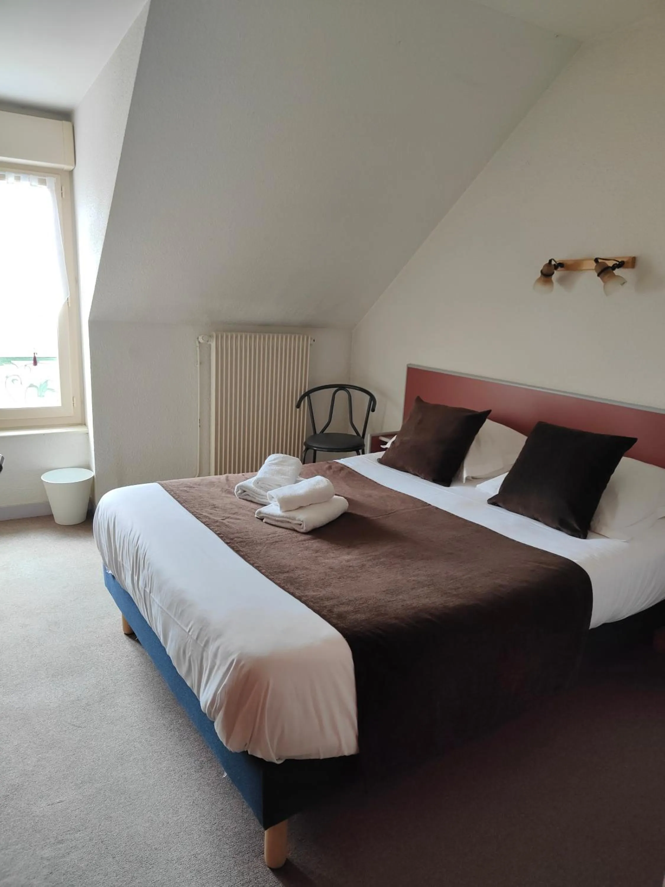 Bedroom, Bed in Hotel Au Val Doré