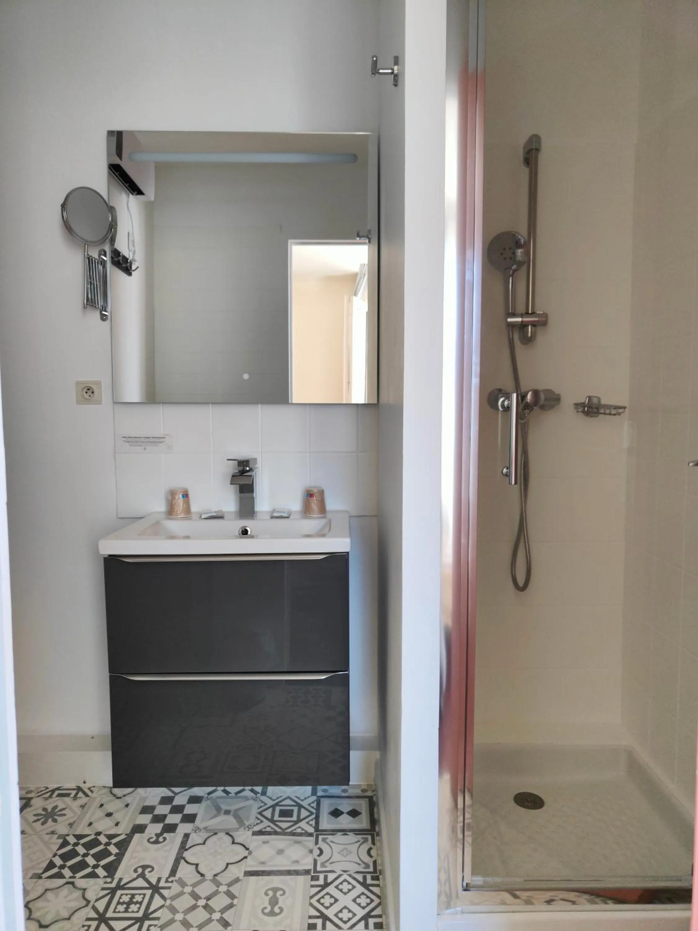 Shower in Hotel Au Val Doré