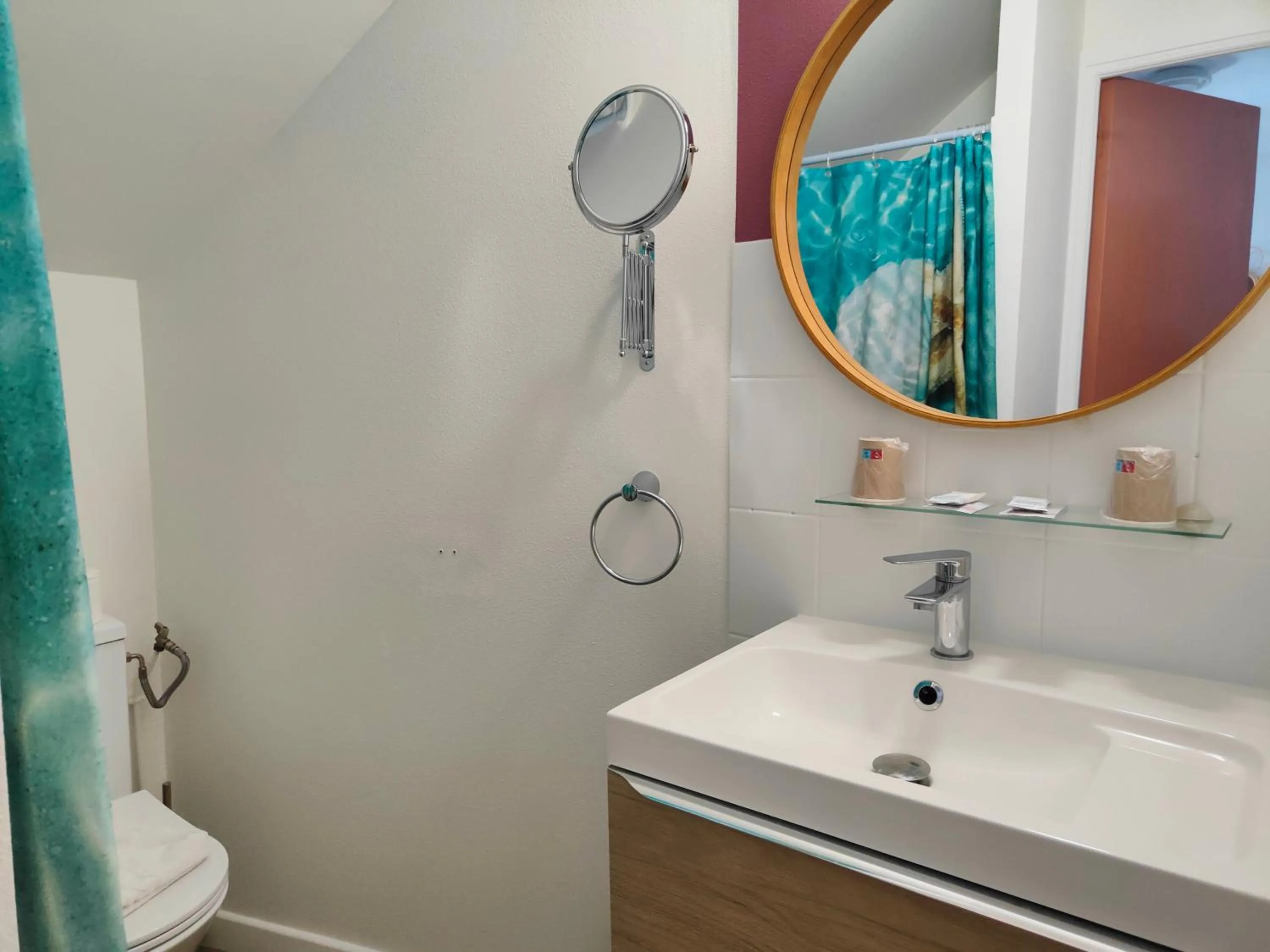 Shower in Hotel Au Val Doré