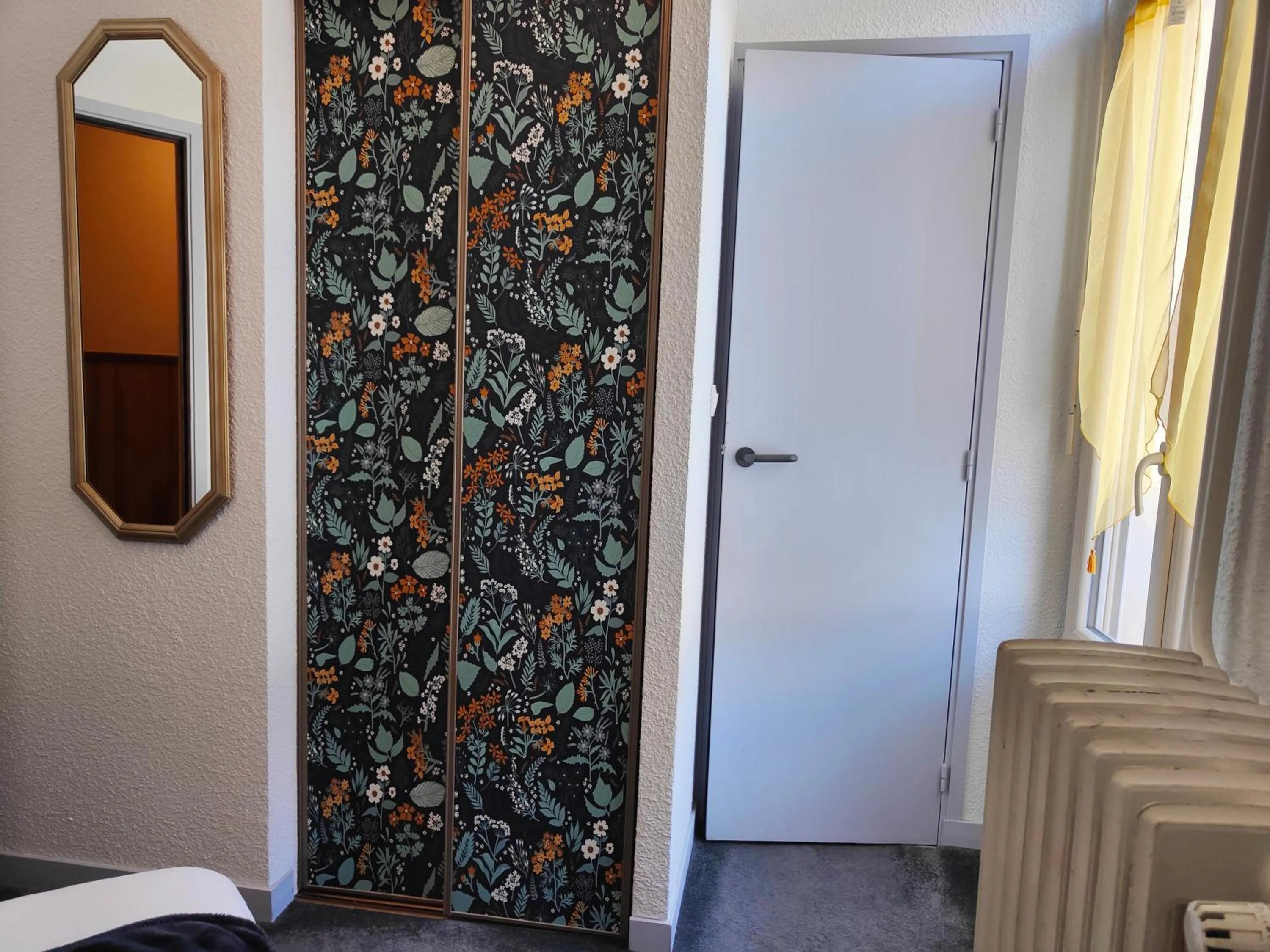 Photo of the whole room in Hotel Au Val Doré