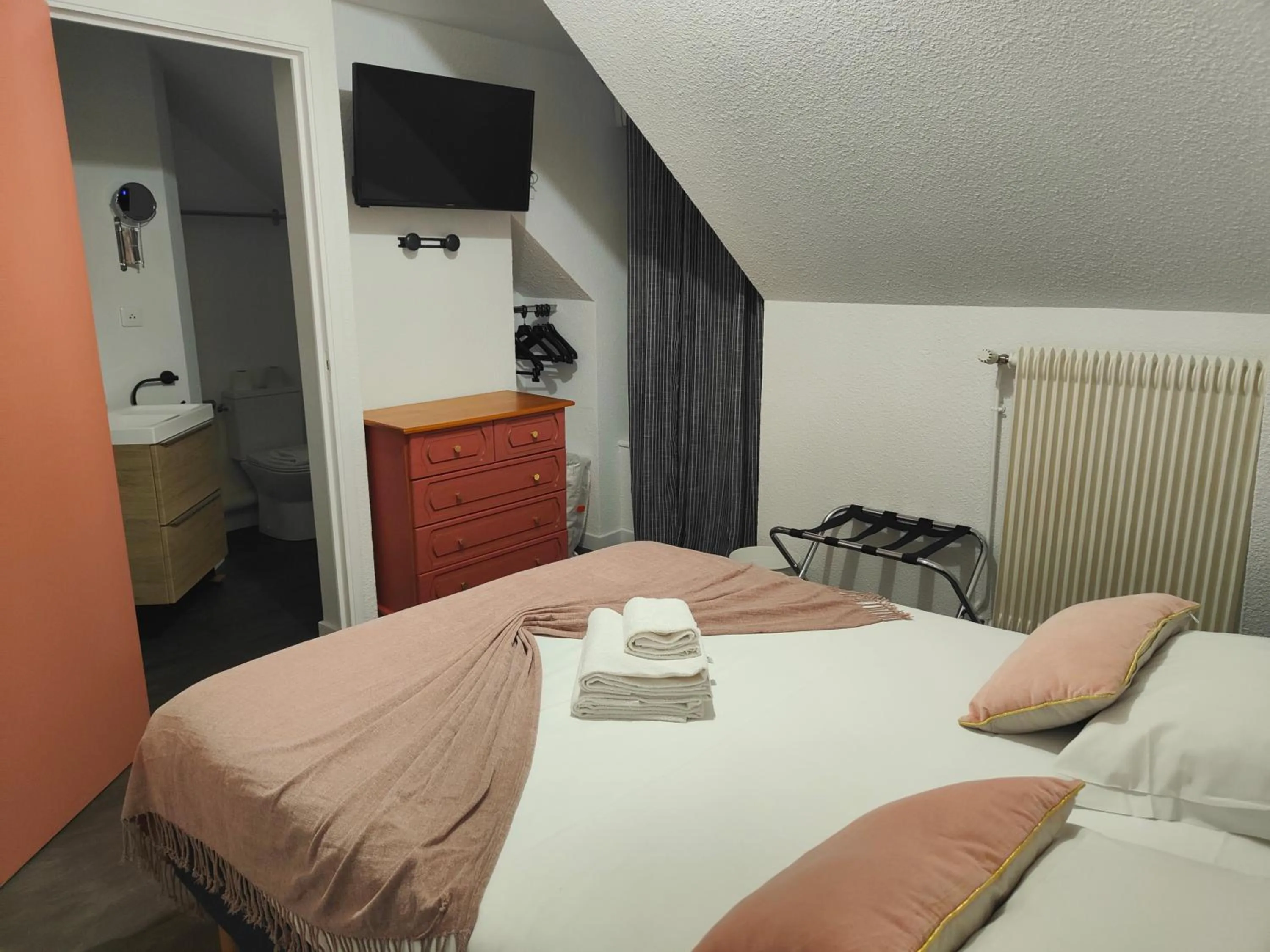 Bed in Hotel Au Val Doré