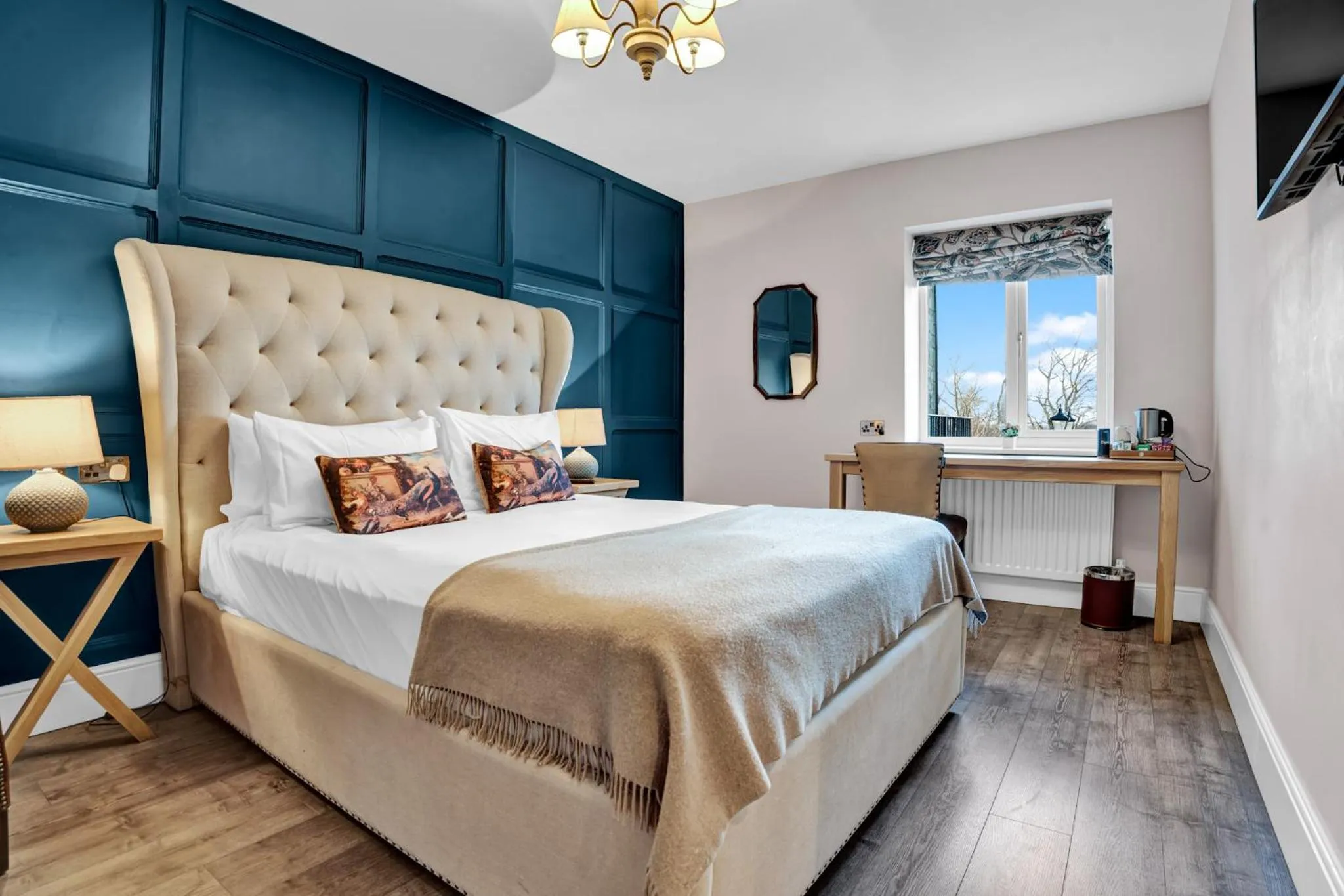 Bed in Pyes Mill Hotel Conder Green