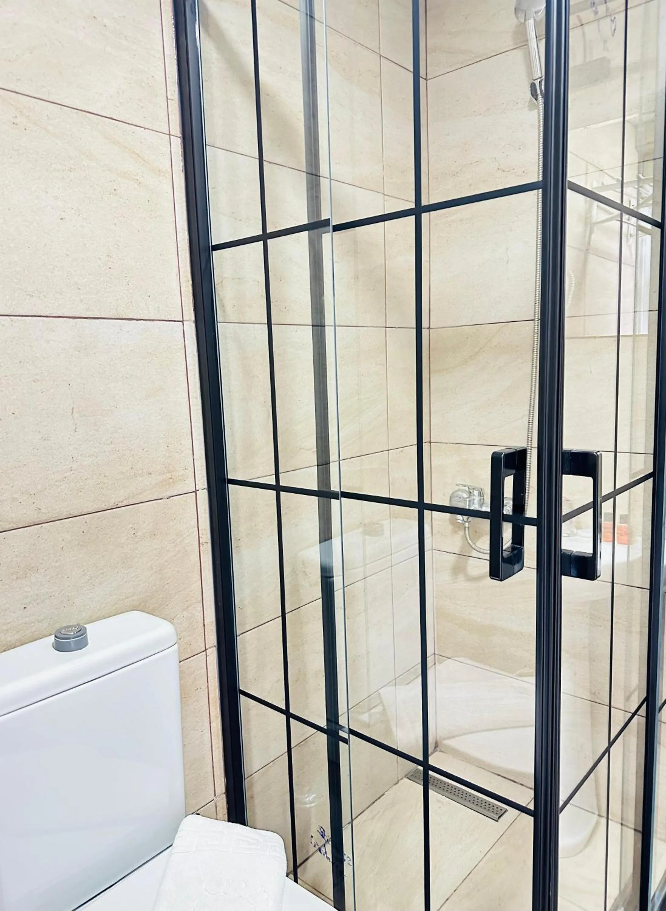 Shower in Sayeban Hotel Istanbul