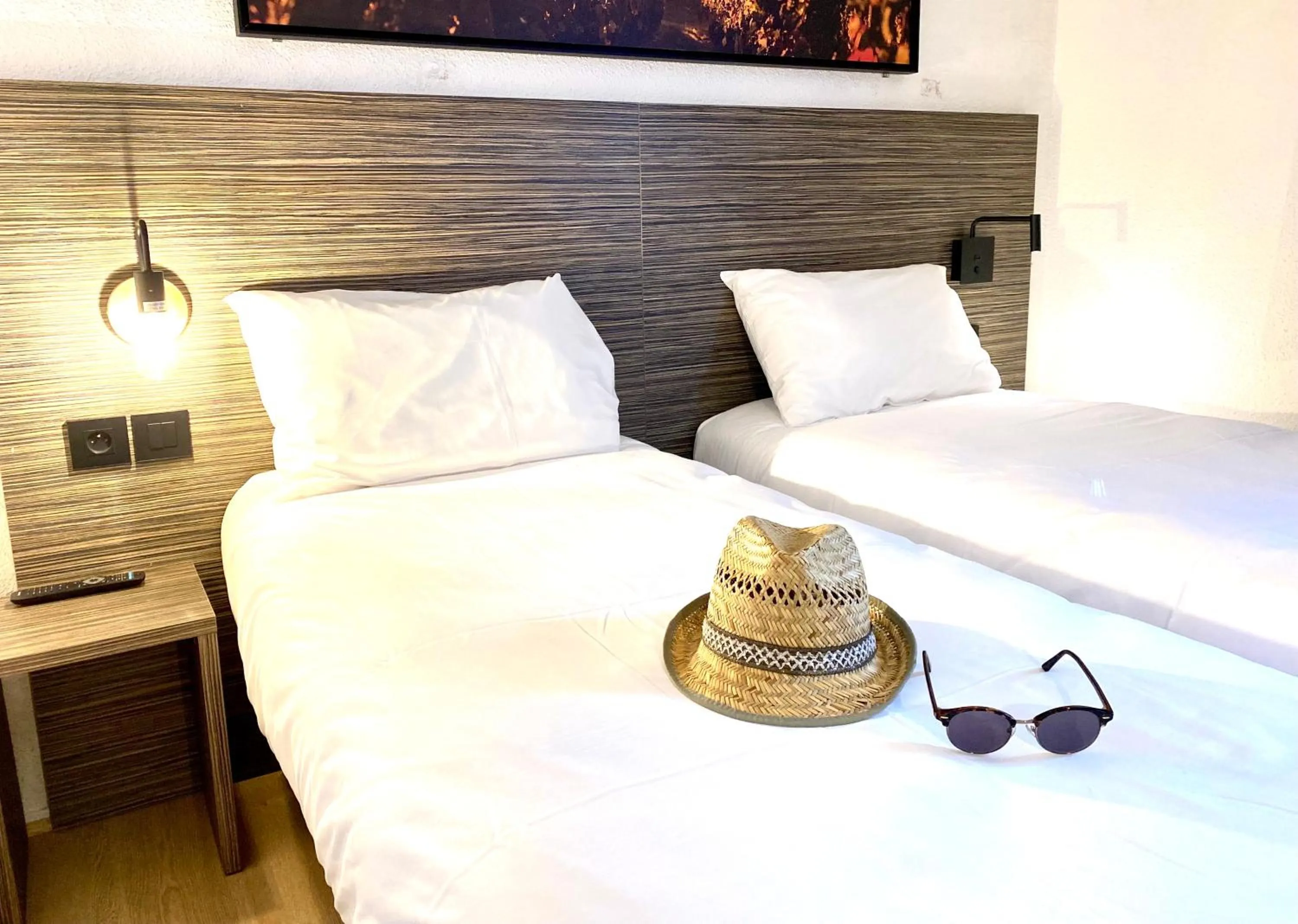 Photo of the whole room, Bed in The Originals City, Angers Sud, Le Village 49