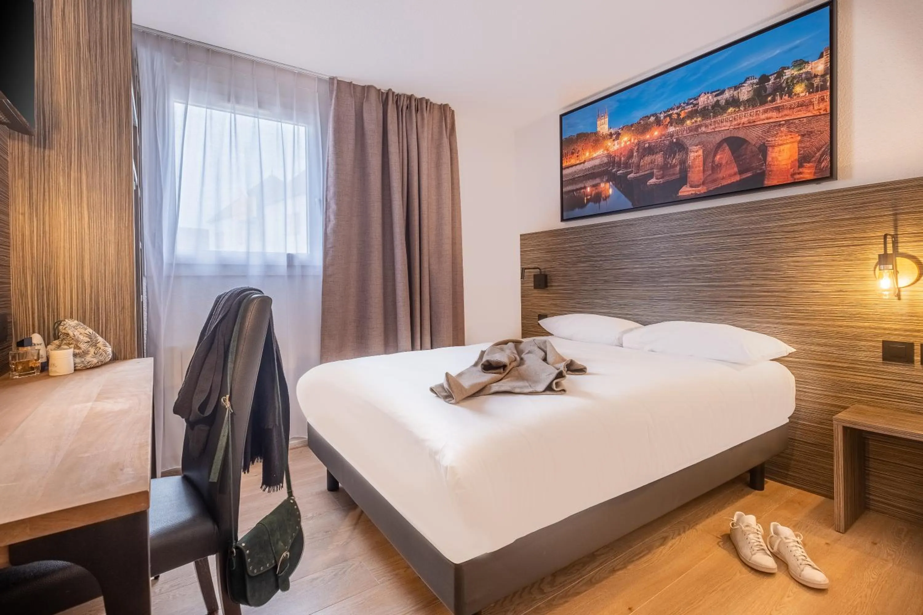 Photo of the whole room, Bed in The Originals City, Angers Sud, Le Village 49