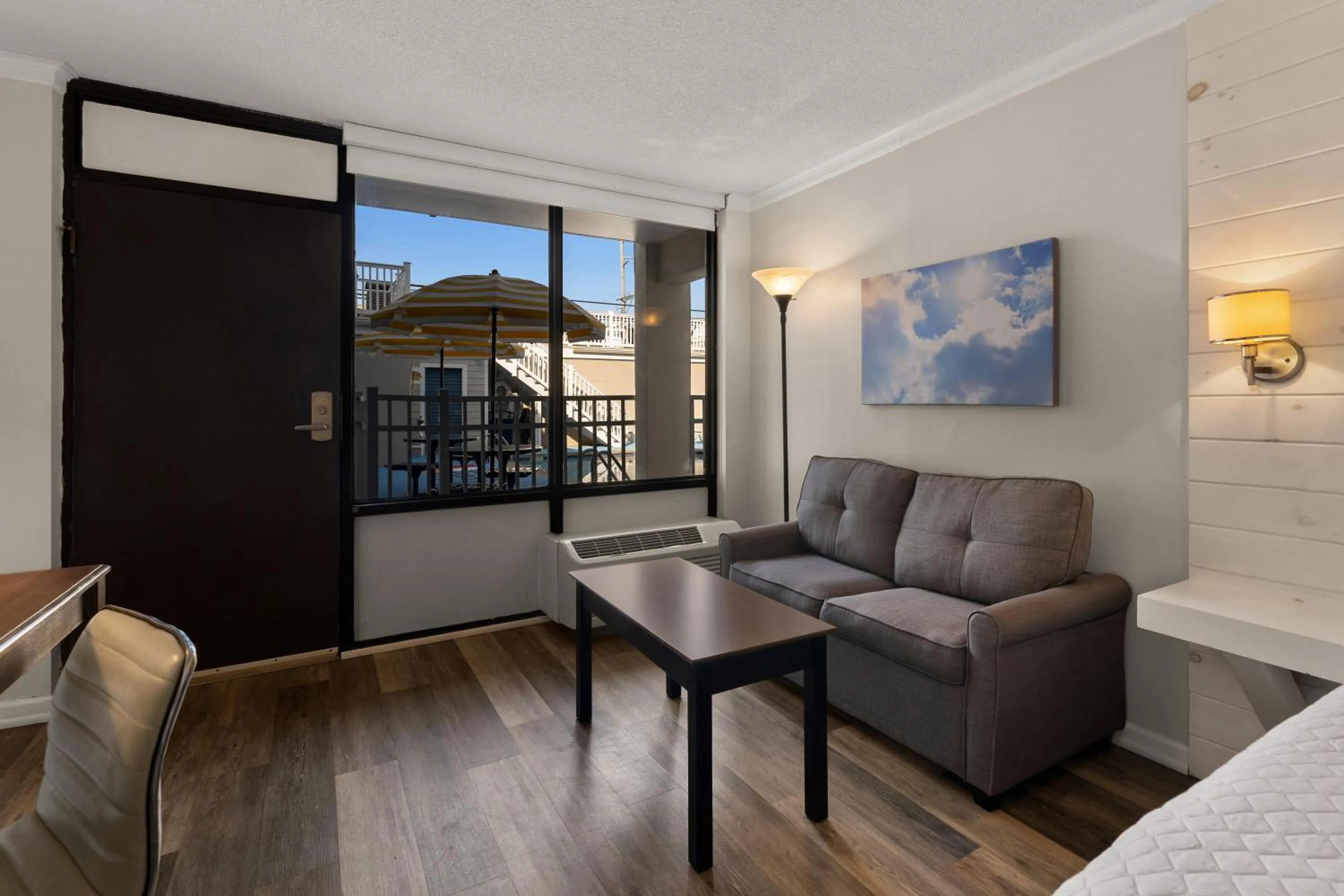 Bed in Atlantic Oceanside Dewey