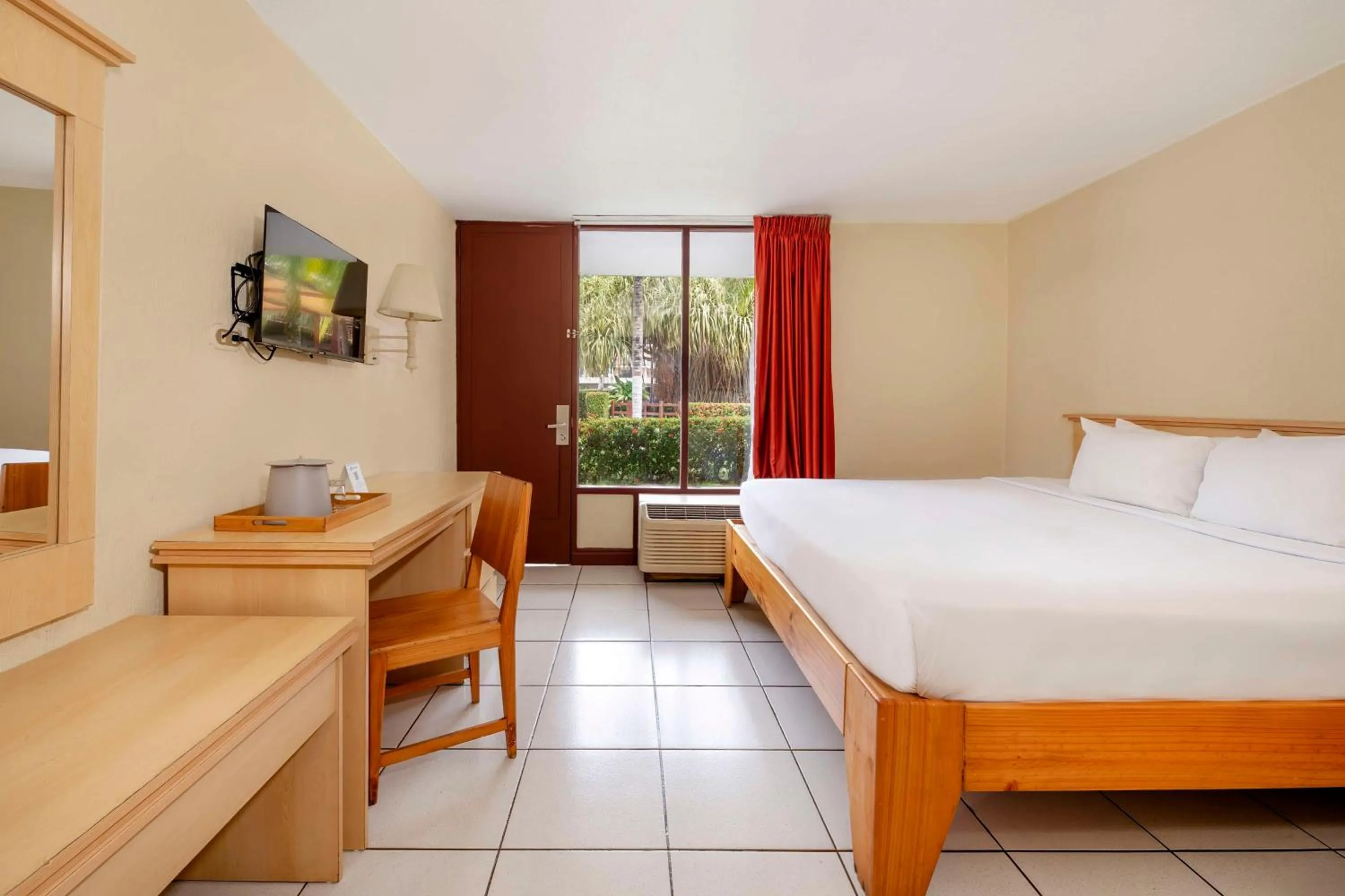 Bedroom, Bed in Best Western Jaco Beach All Inclusive Resort