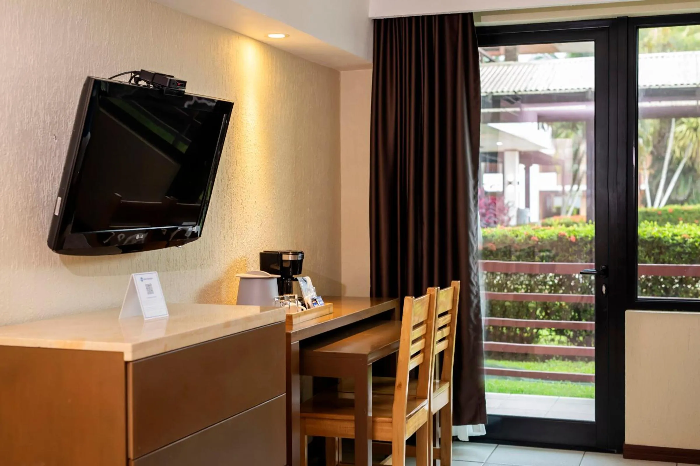 Property building in Best Western Jaco Beach All Inclusive Resort