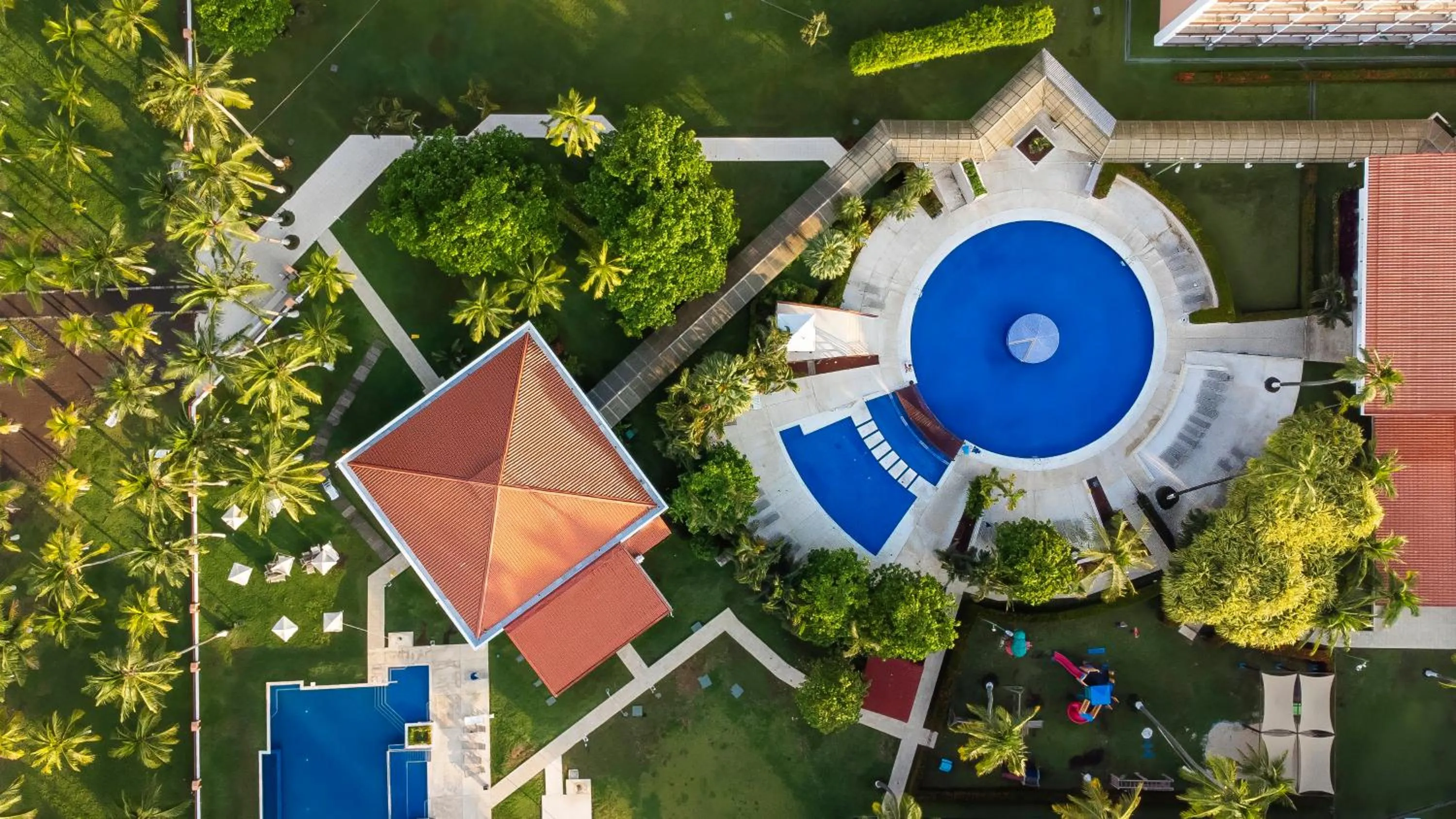 Swimming pool in Best Western Jaco Beach All Inclusive Resort