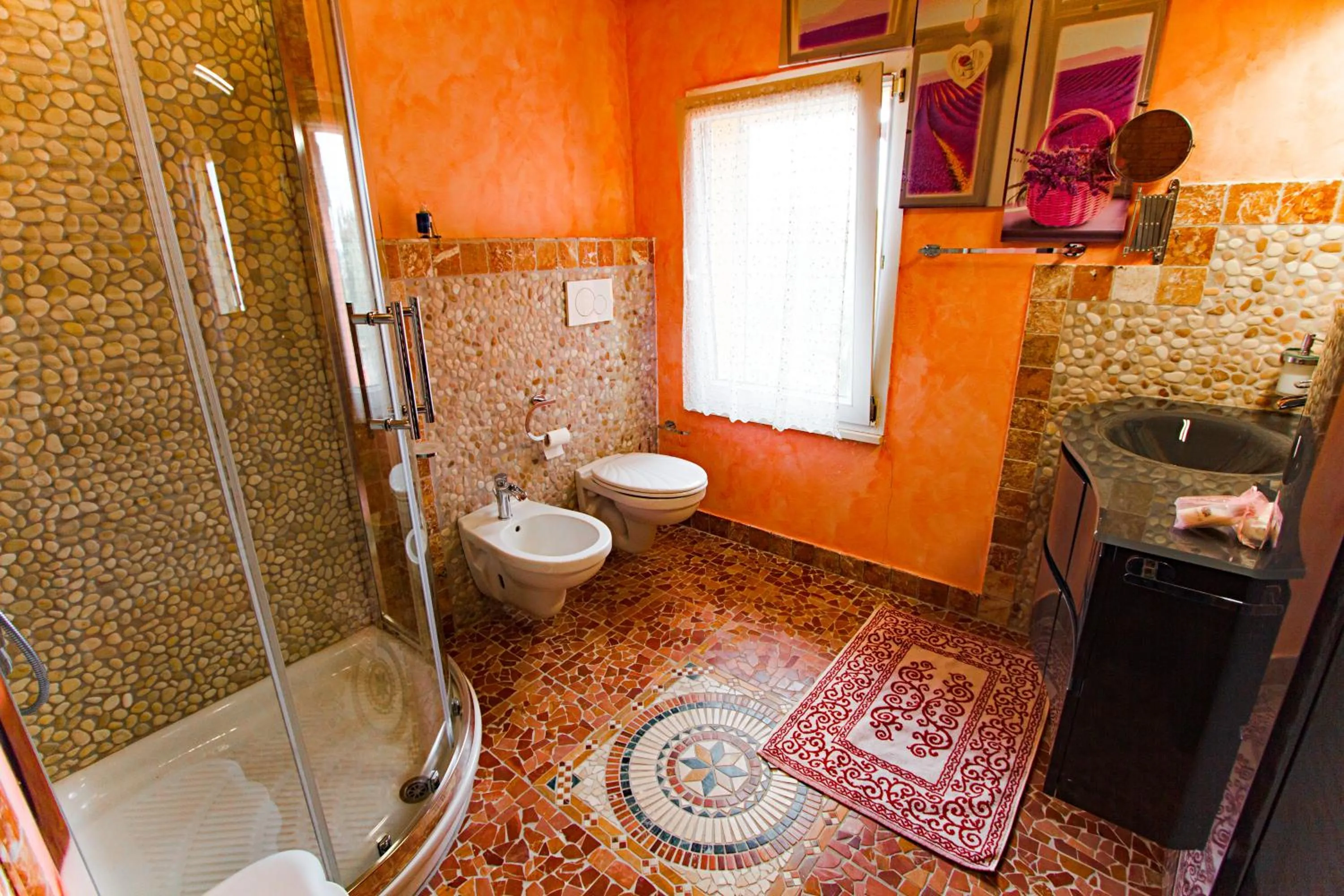 Shower in Eden Lilli B&B