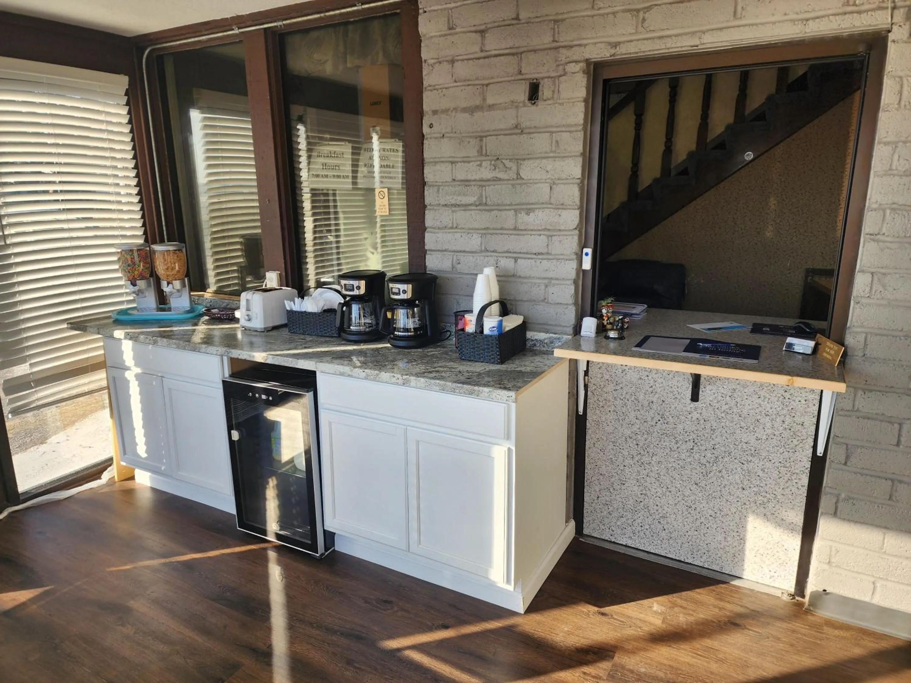 Breakfast in Carthage Inn