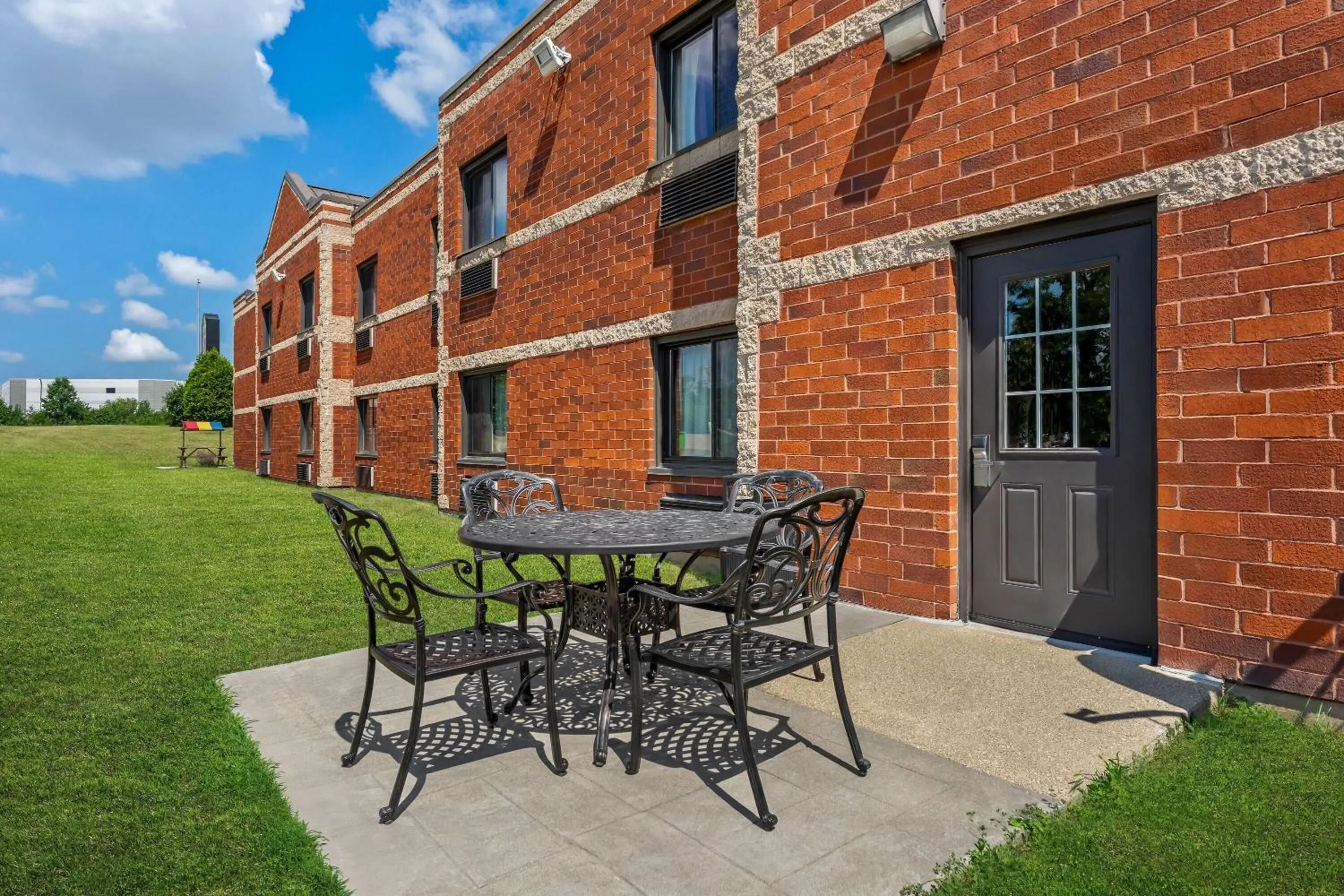 Property building in Super 8 by Wyndham Elgin