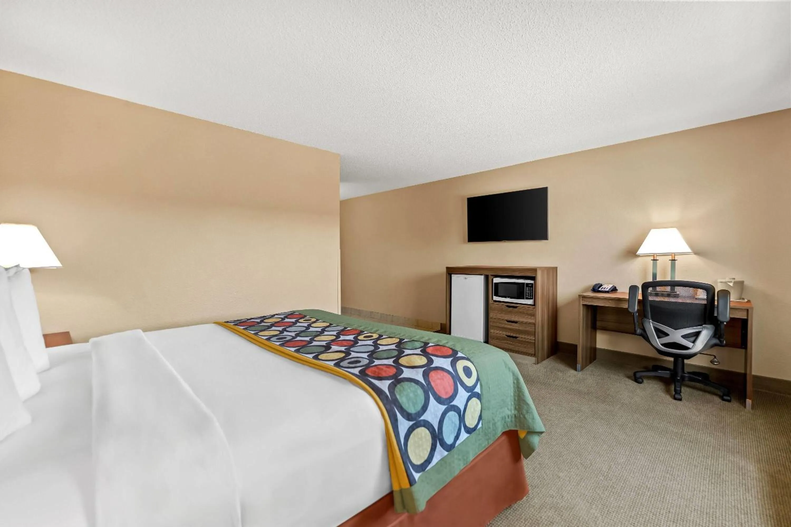 Bed in Super 8 by Wyndham Elgin