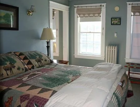 Bed in Wildcat Inn and Tavern