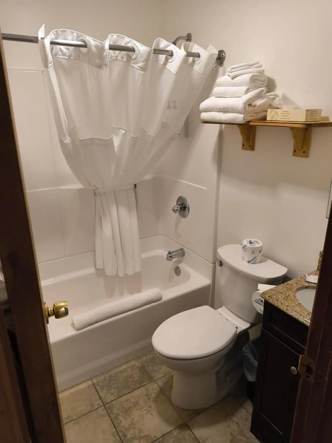 Bathroom in Sara Placid Inn & Suites