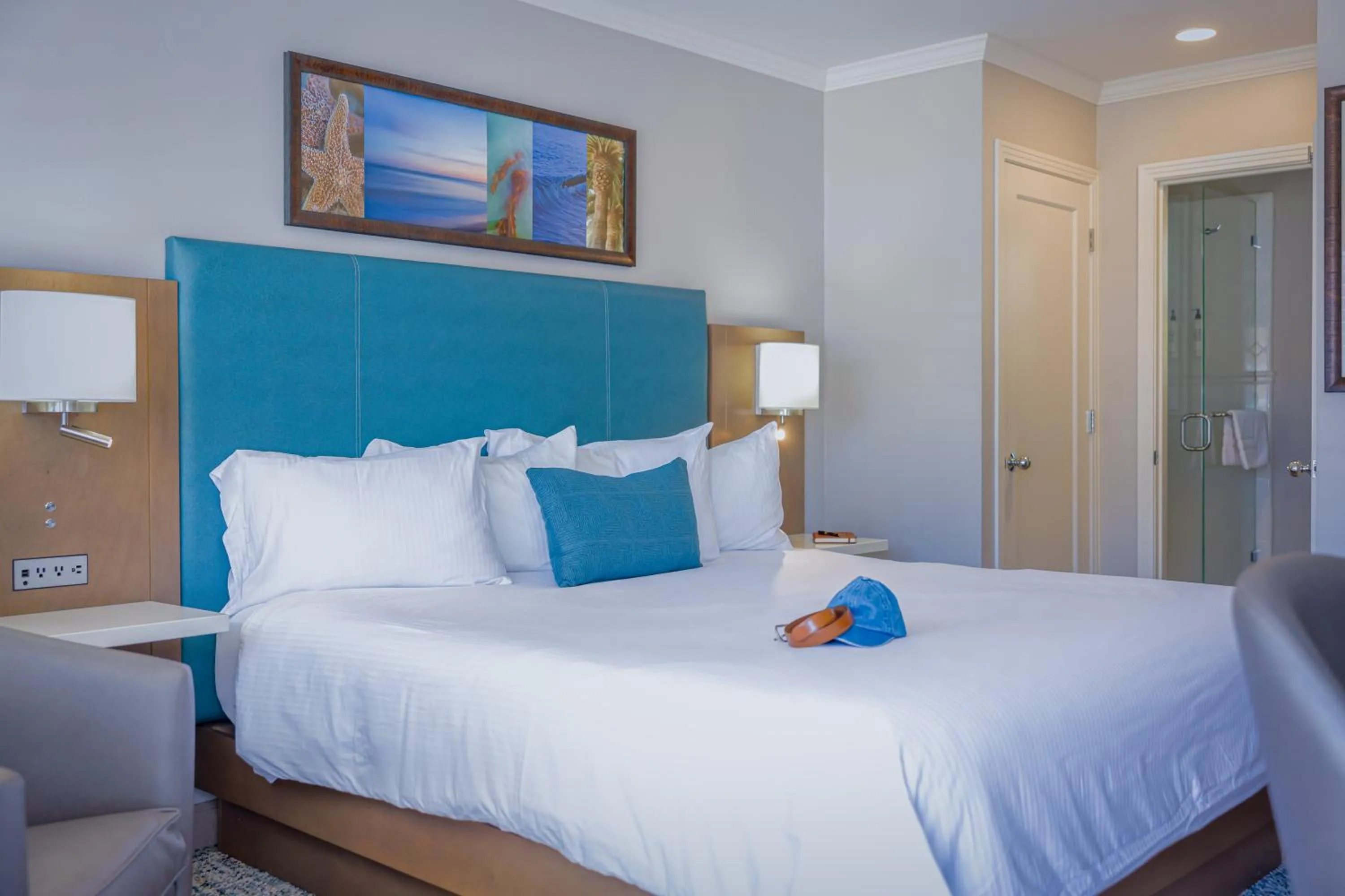 Bed in Marina Beach Motel