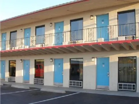 Property building in Scottish Inns Morristown