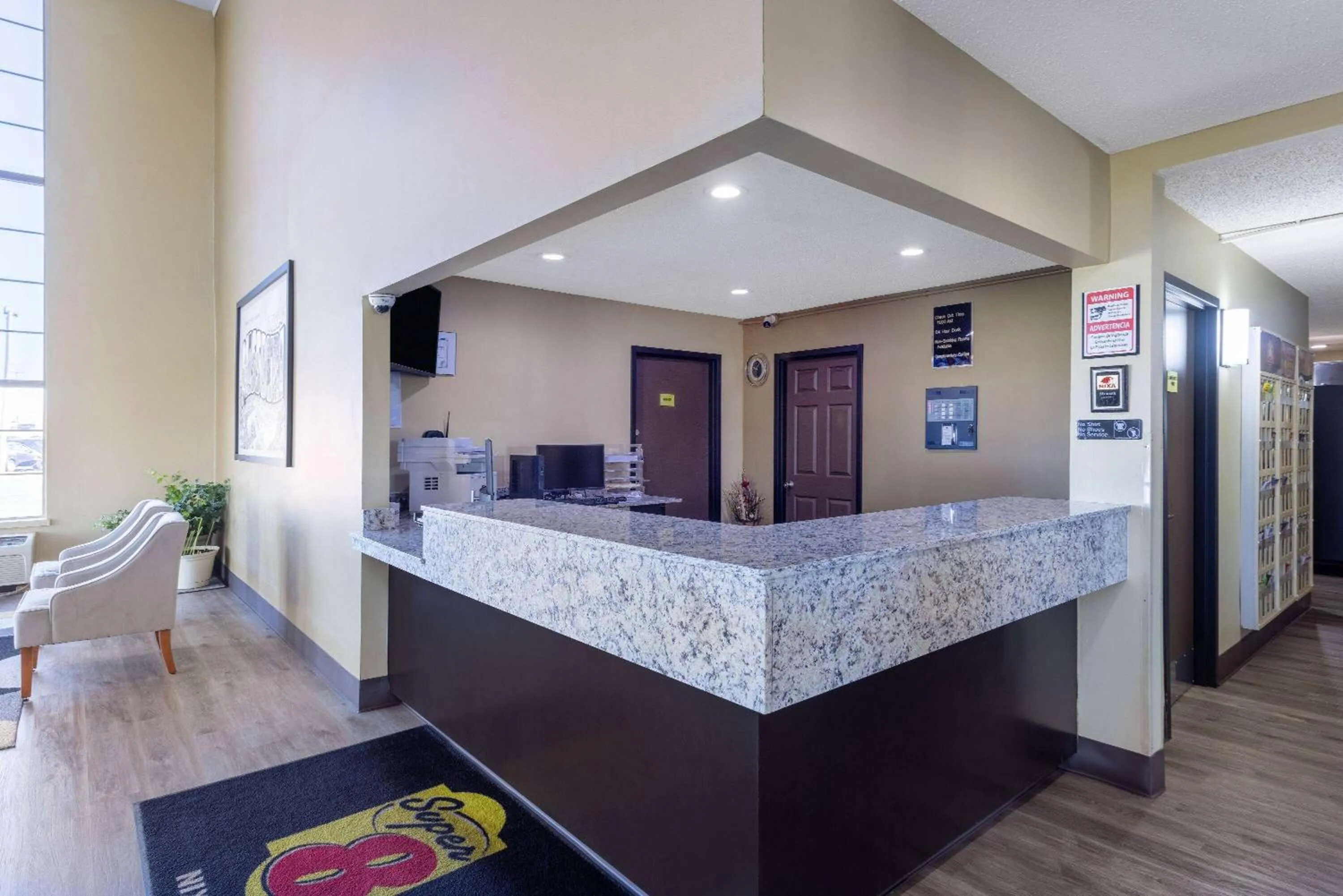 Lobby or reception in Super 8 by Wyndham Nixa/Springfield Area