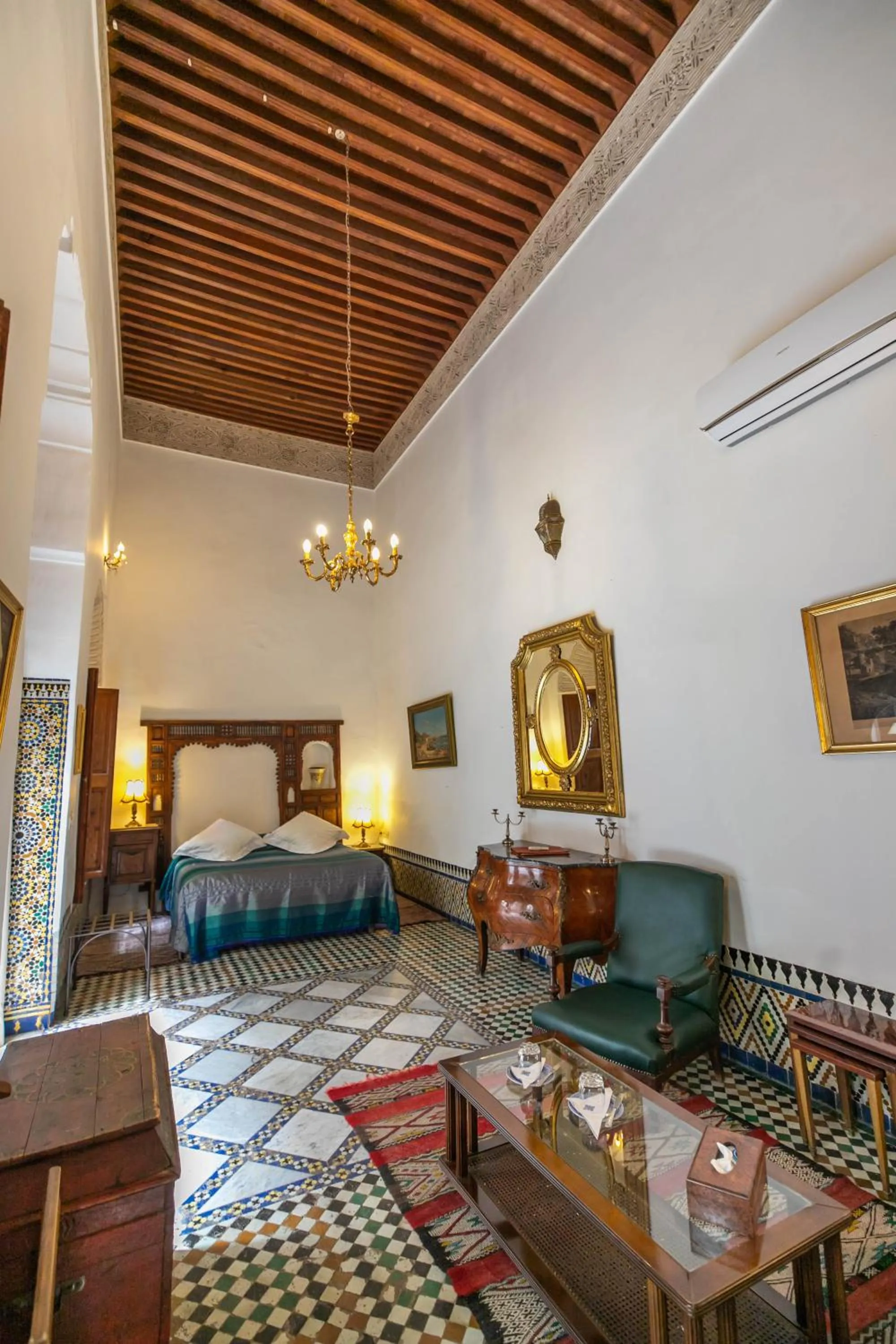 Bedroom, Bed in Ryad Mabrouka