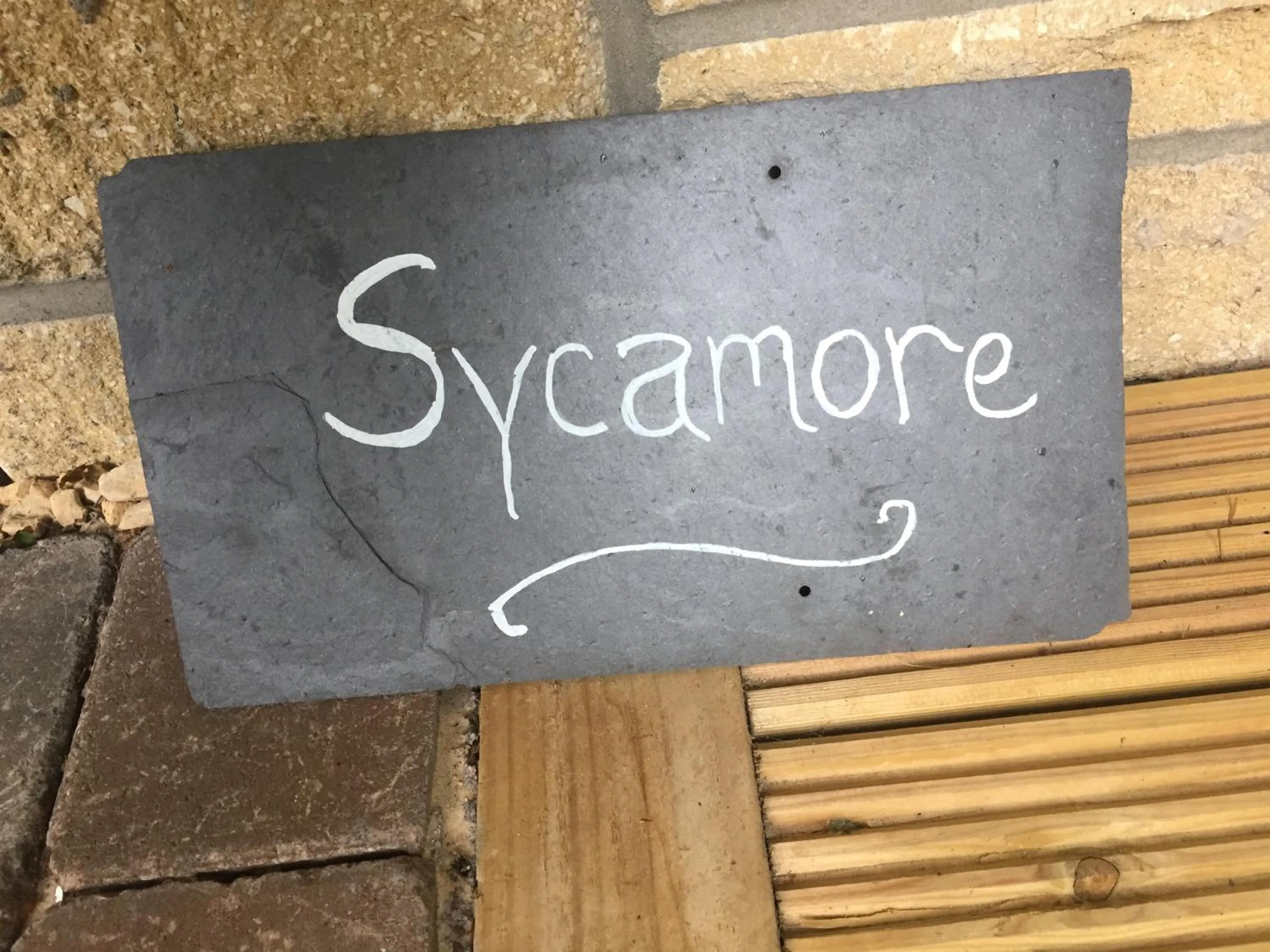 Logo/Certificate/Sign in Rosemount Boutique B&B