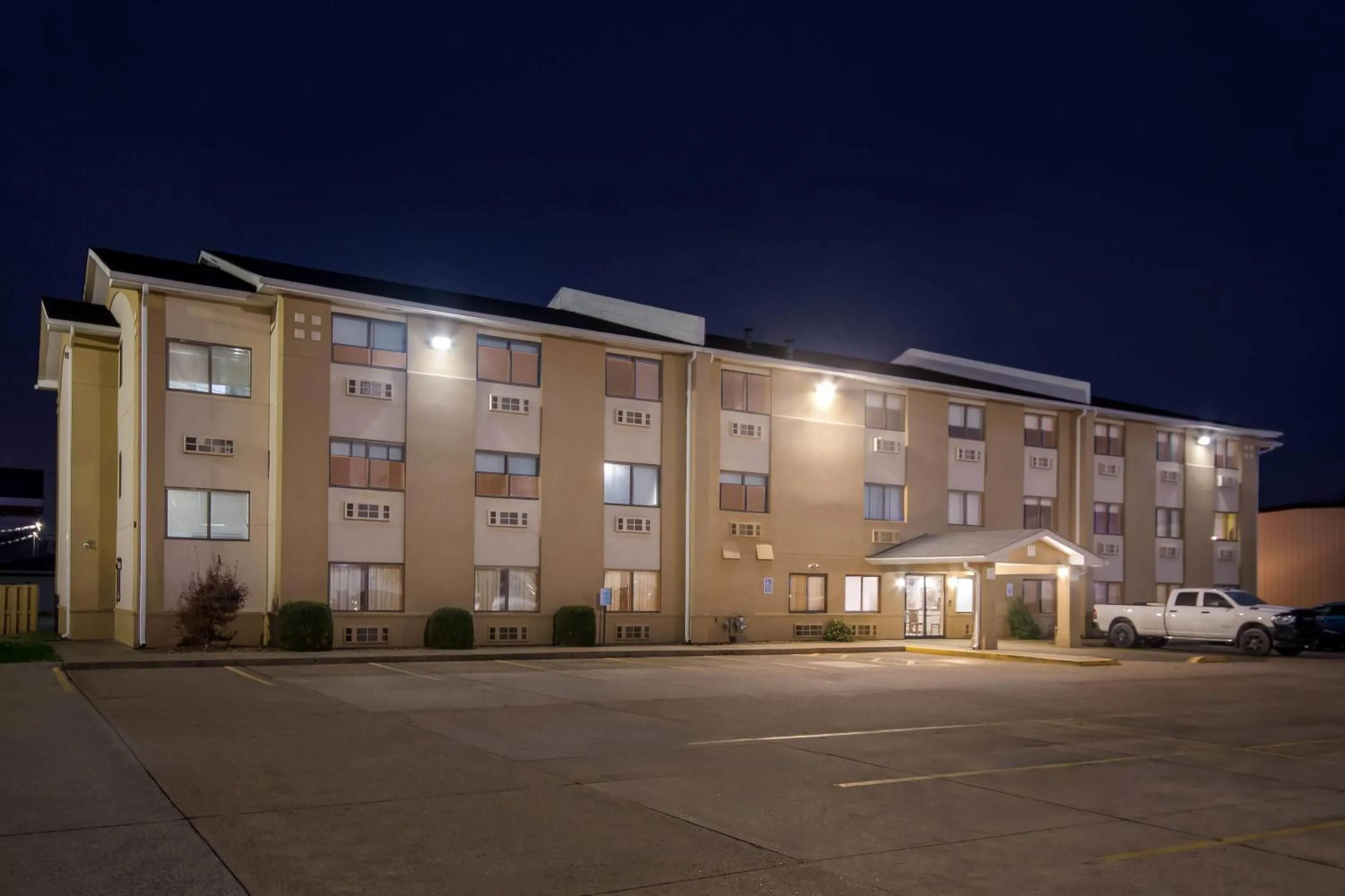 Property building in Super 8 by Wyndham Evansville East