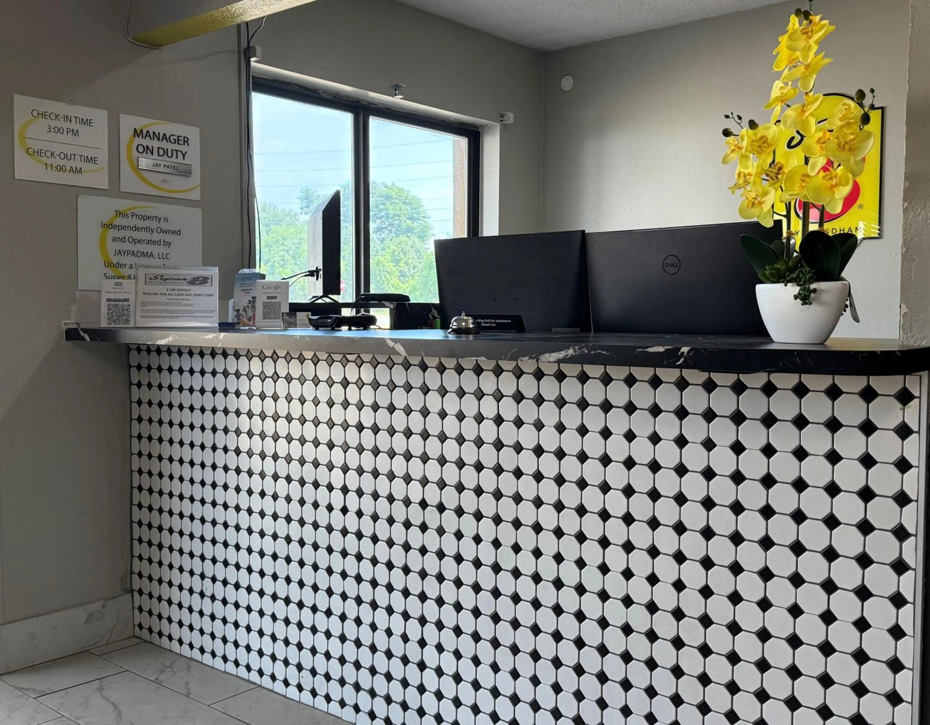 Lobby or reception in Super 8 by Wyndham Evansville East