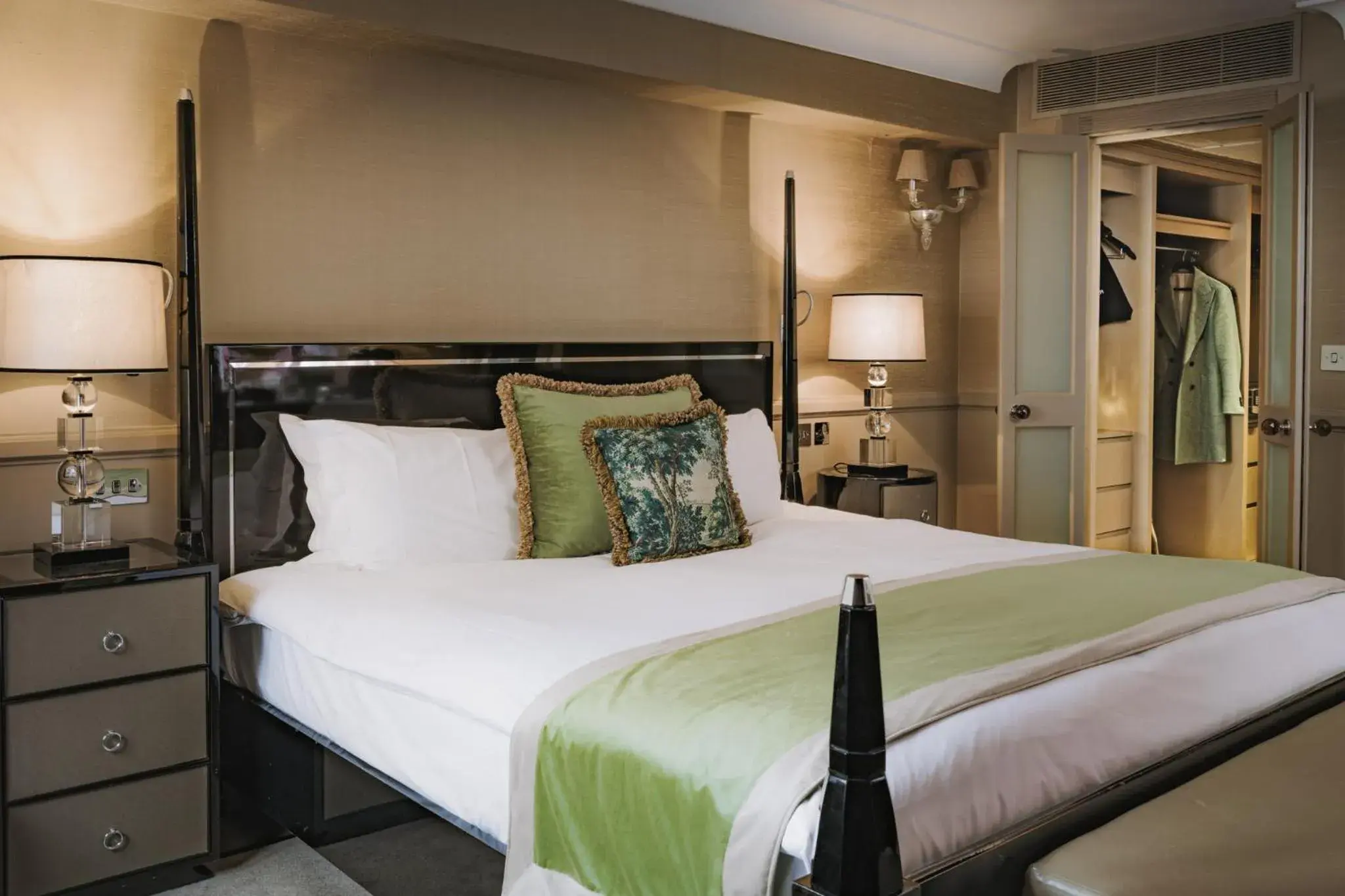 Executive Room in Althoff St James's Hotel & Club London Executive Room in Althoff St James's Hotel & Club London